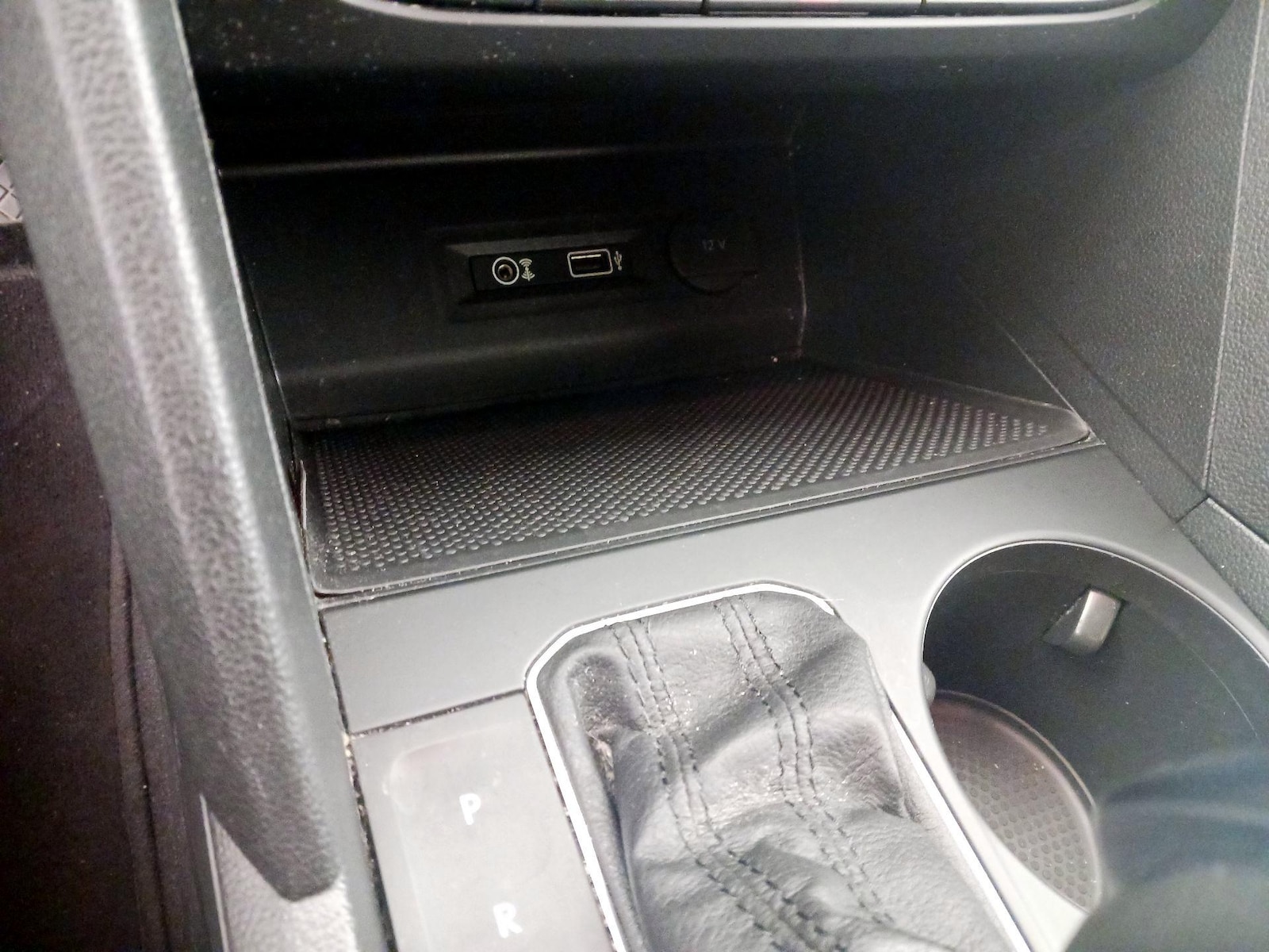 2019 Volkswagen Atlas SE w/Tech - Photo 19