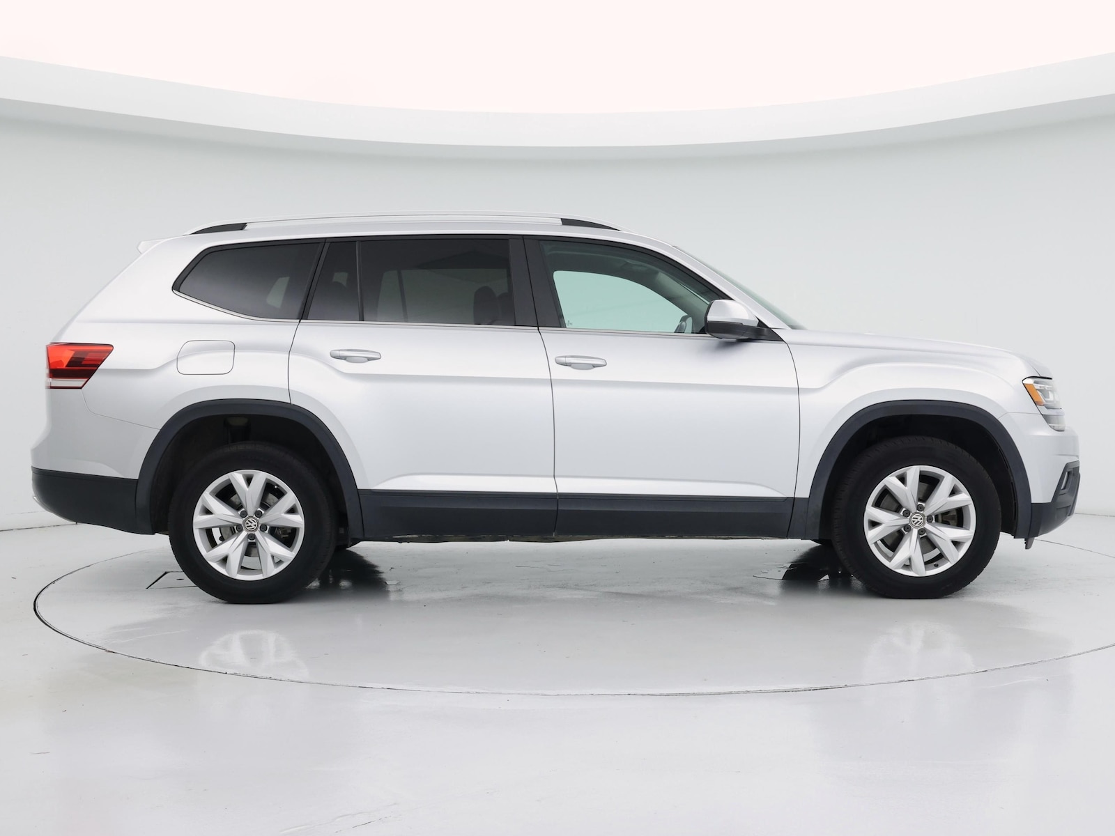 2019 Volkswagen Atlas SE w/Tech - Photo 8