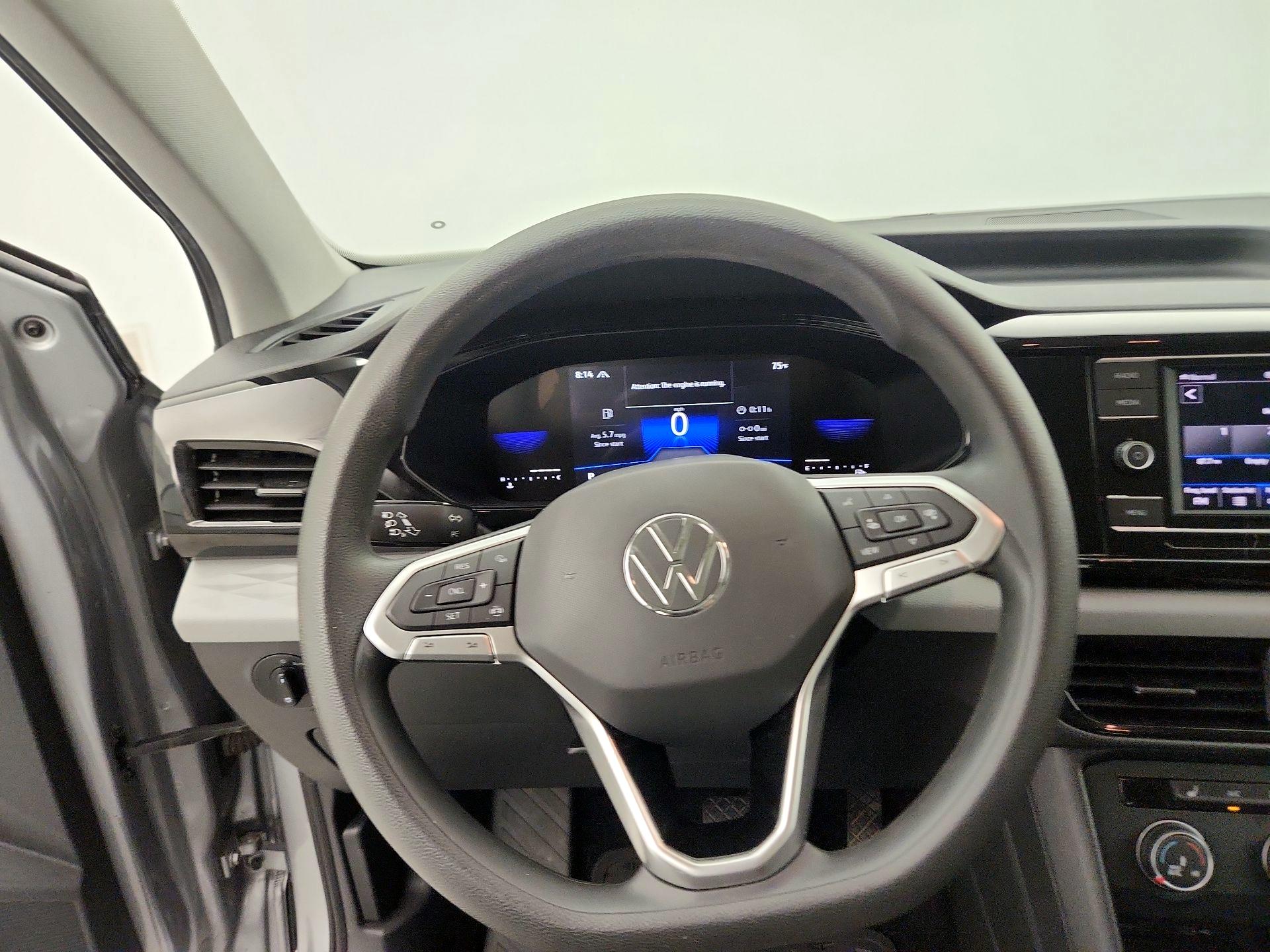 Thumbnail: 2022 Volkswagen Taos - 10