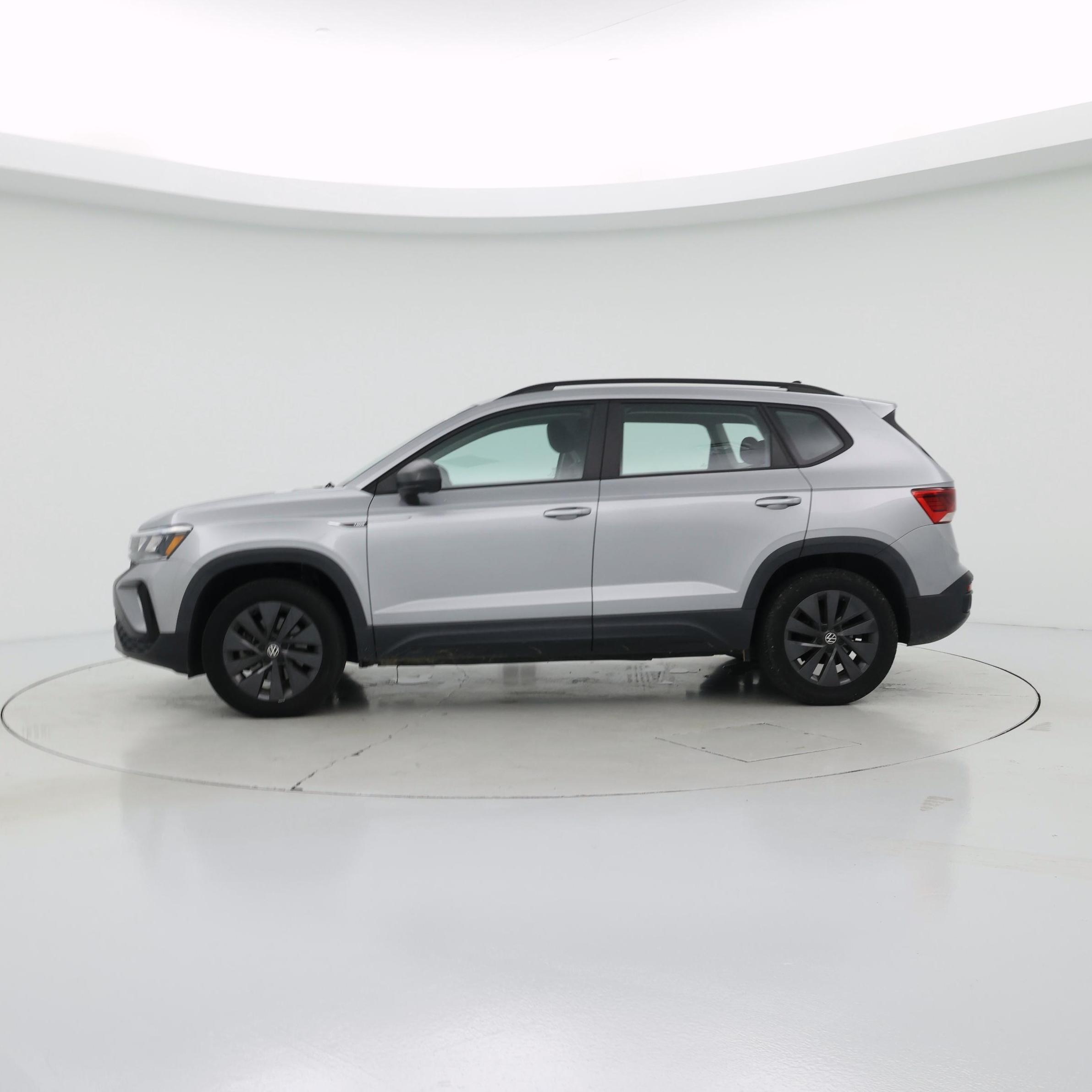 Thumbnail: 2022 Volkswagen Taos - 3