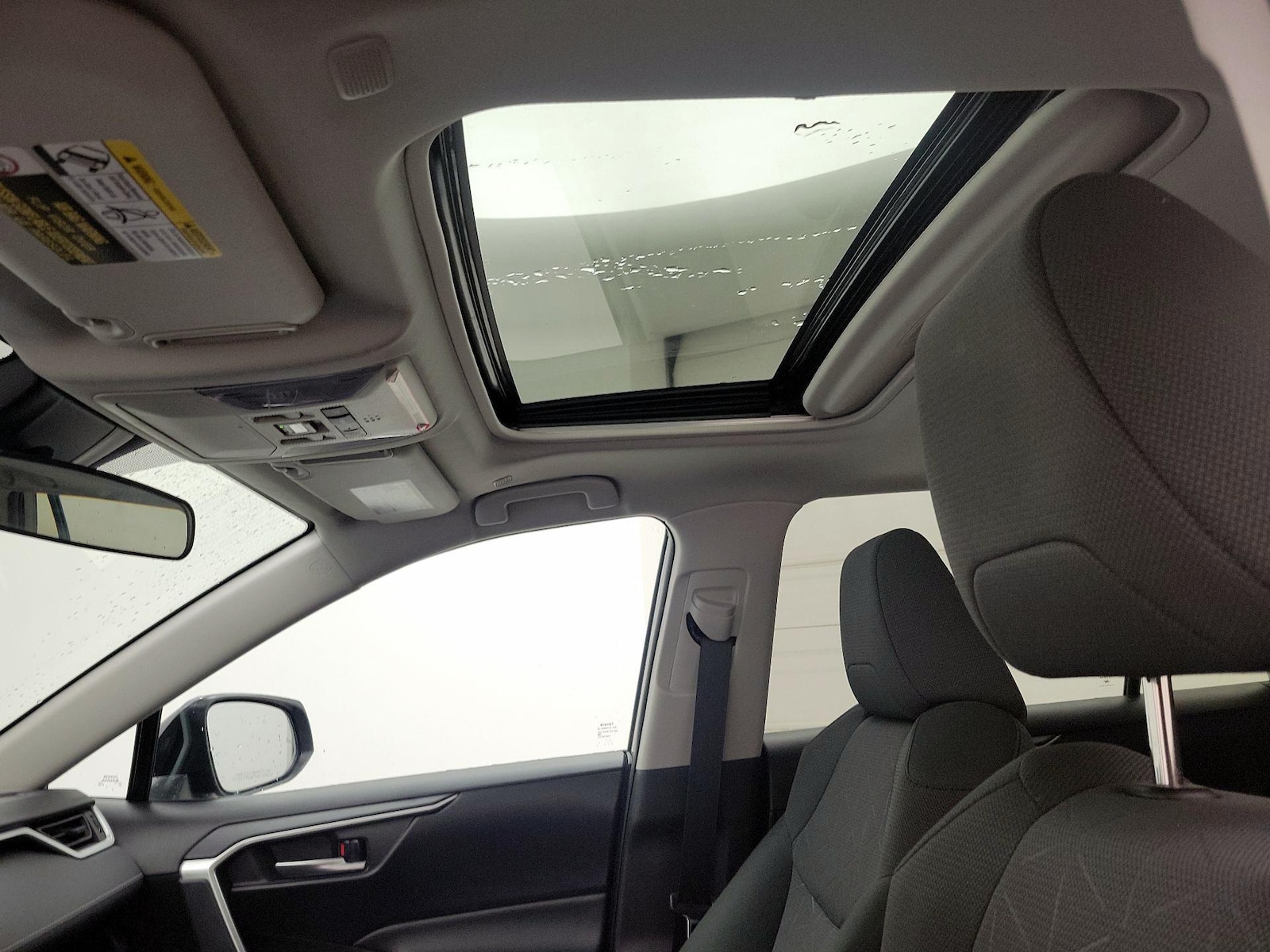 2023 Toyota RAV4 XLE - Photo 20