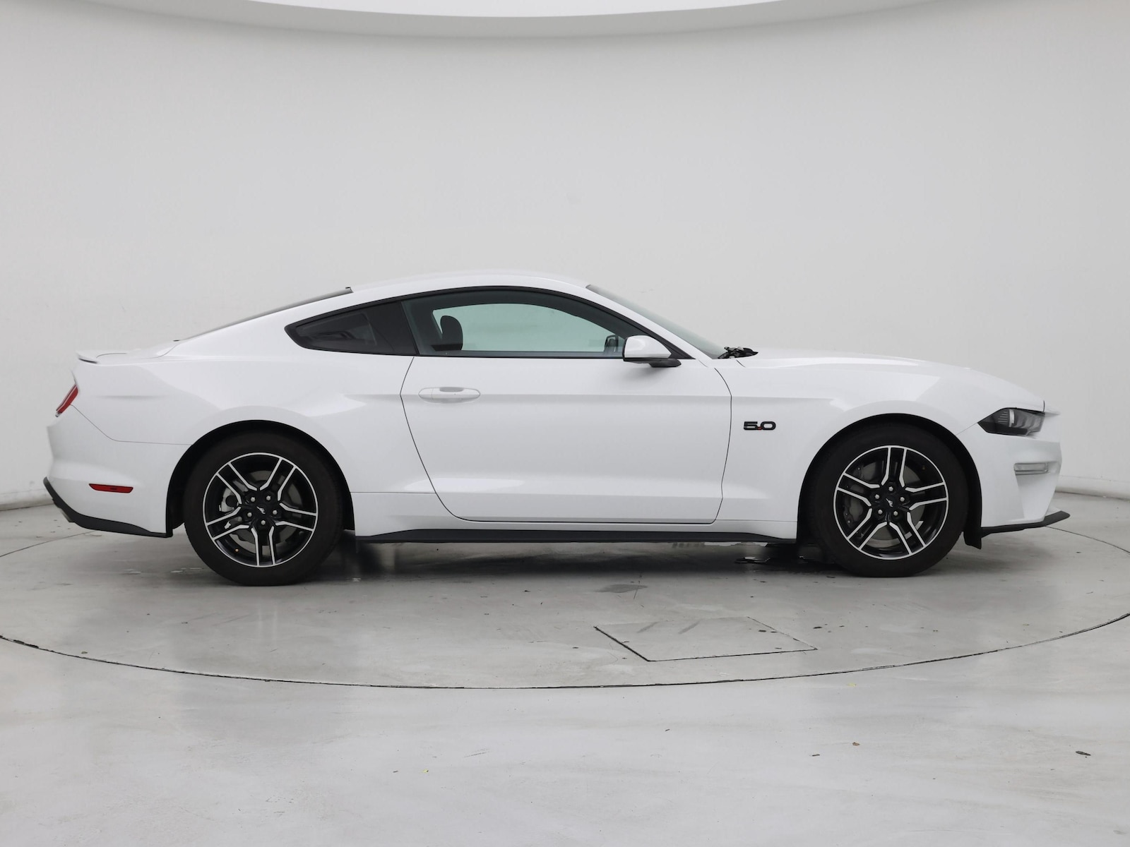 2018 Ford Mustang GT Premium - Photo 8