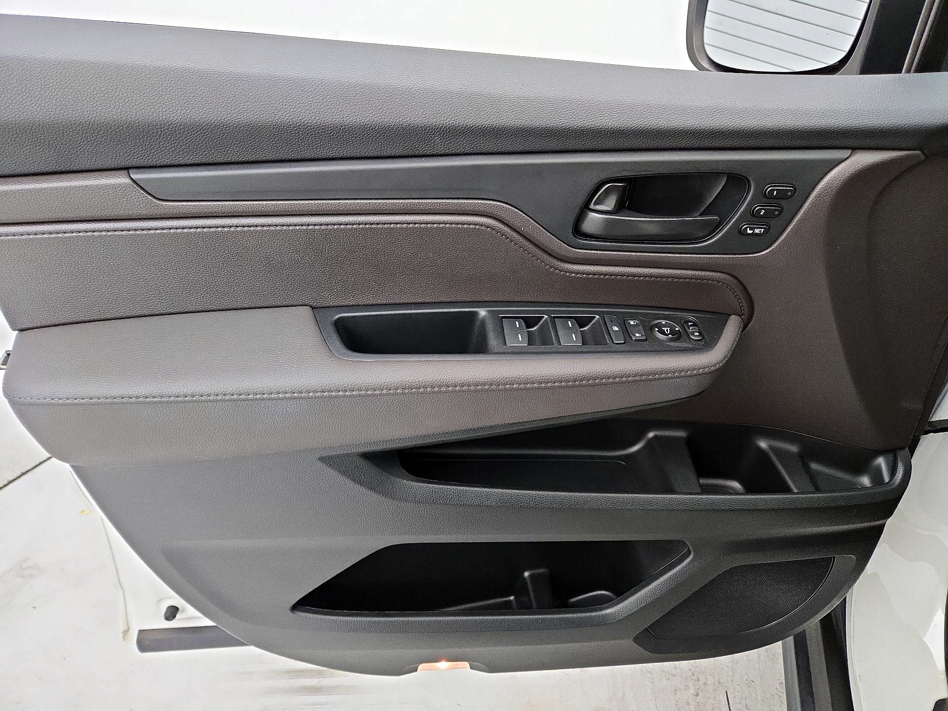 Thumbnail: 2019 Honda Odyssey - 12