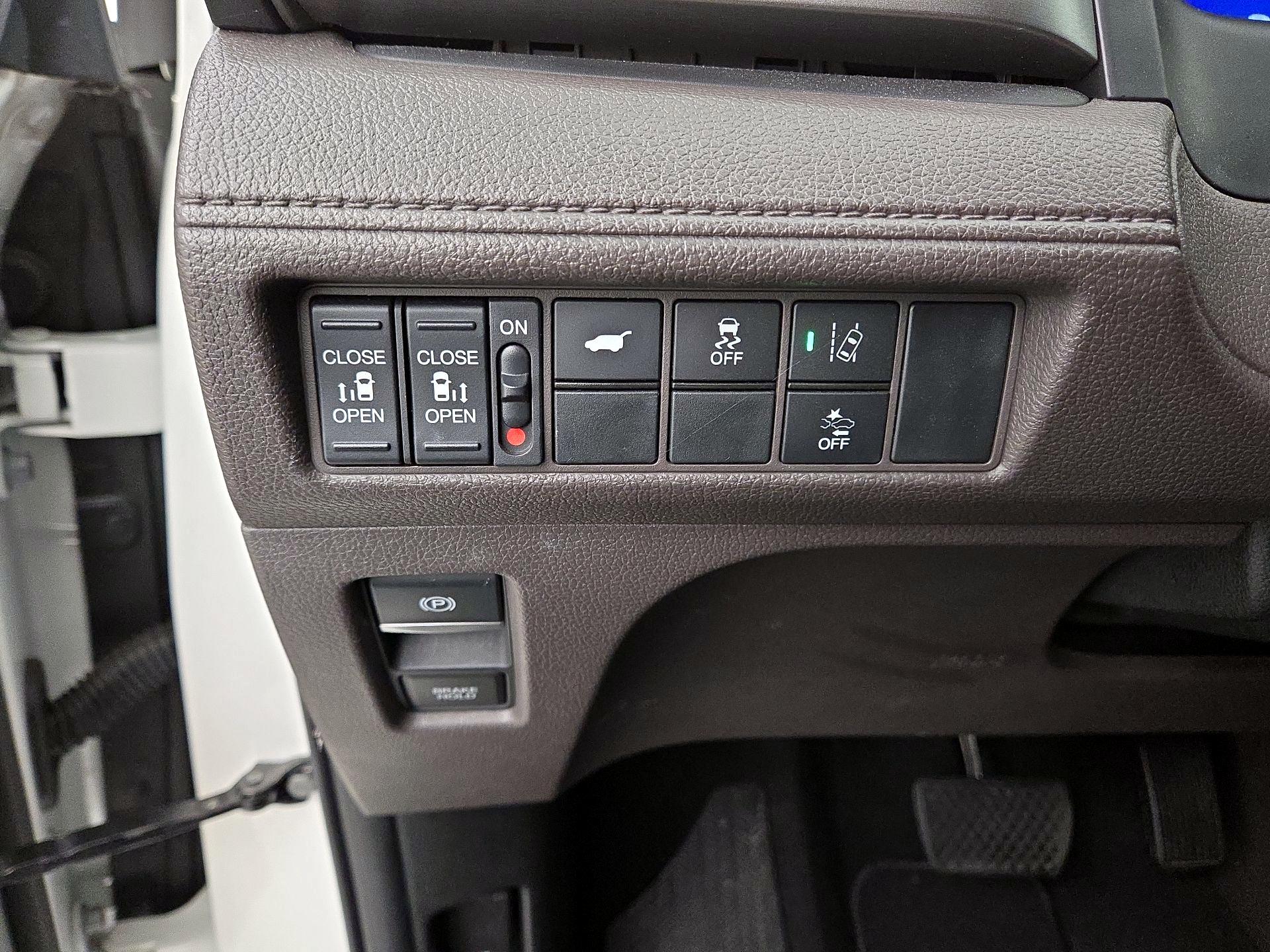 Thumbnail: 2019 Honda Odyssey - 13