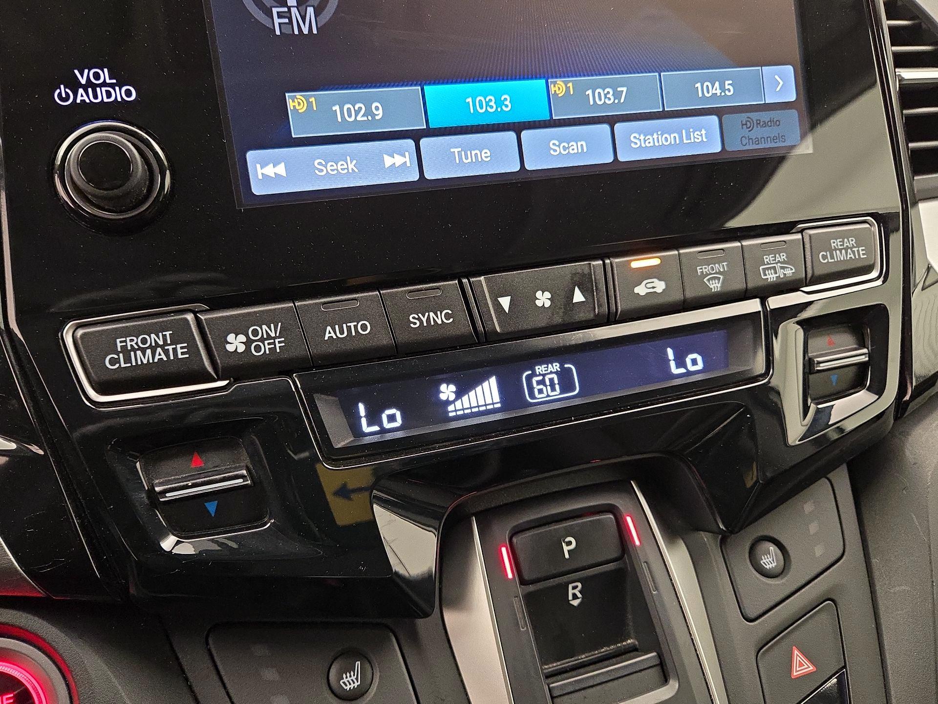 Thumbnail: 2019 Honda Odyssey - 16