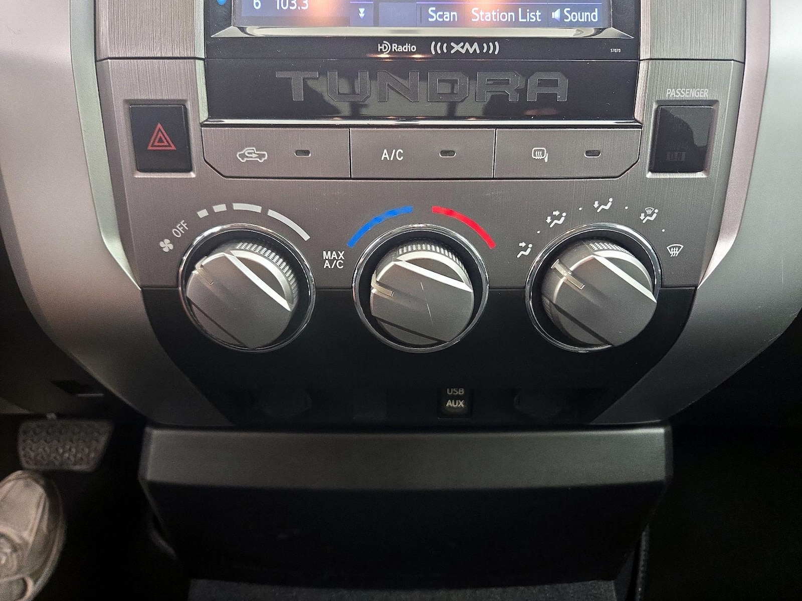2014 Toyota Tundra SR5 - Photo 17