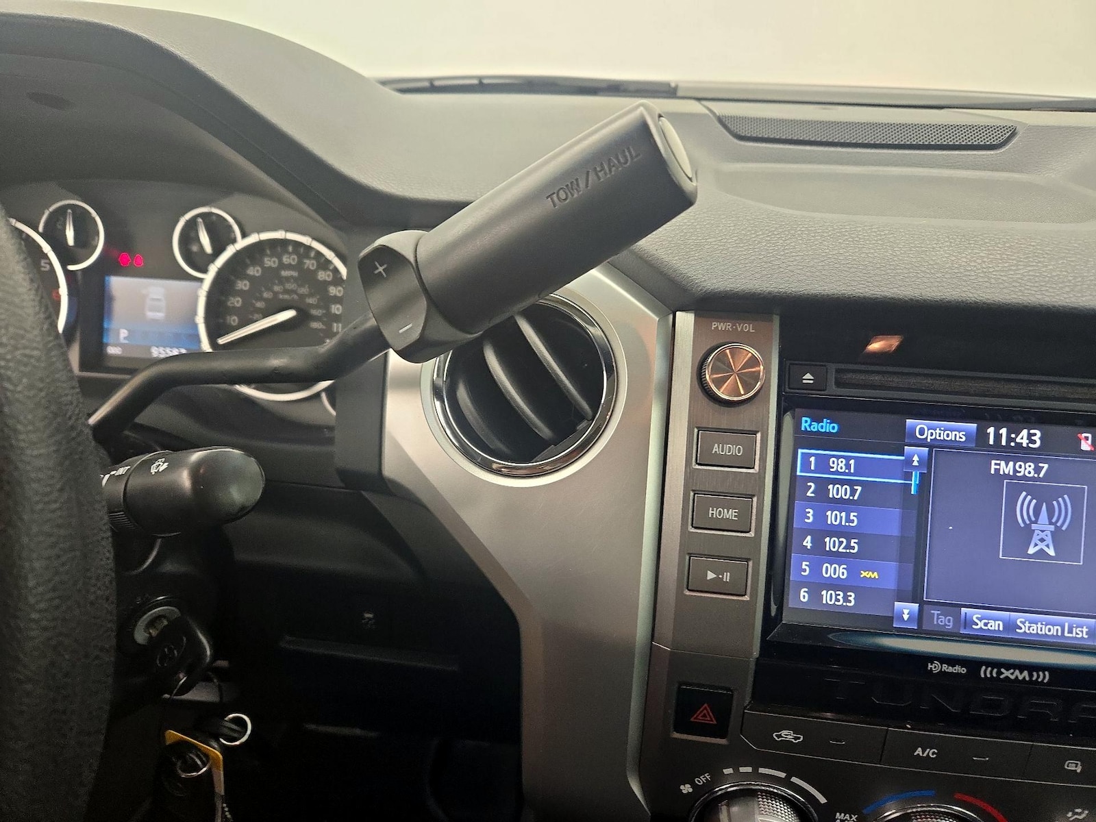 2014 Toyota Tundra SR5 - Photo 18