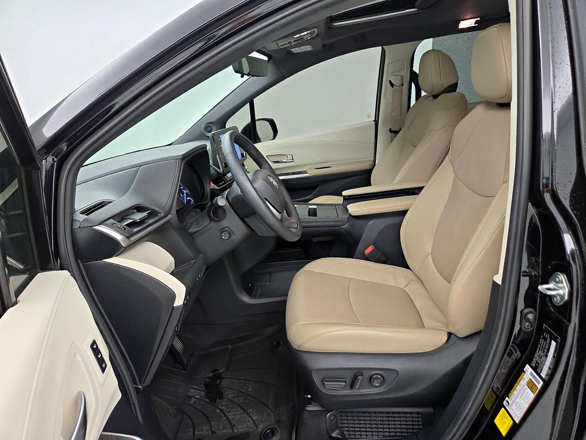 Thumbnail: 2024 Toyota Sienna - 11