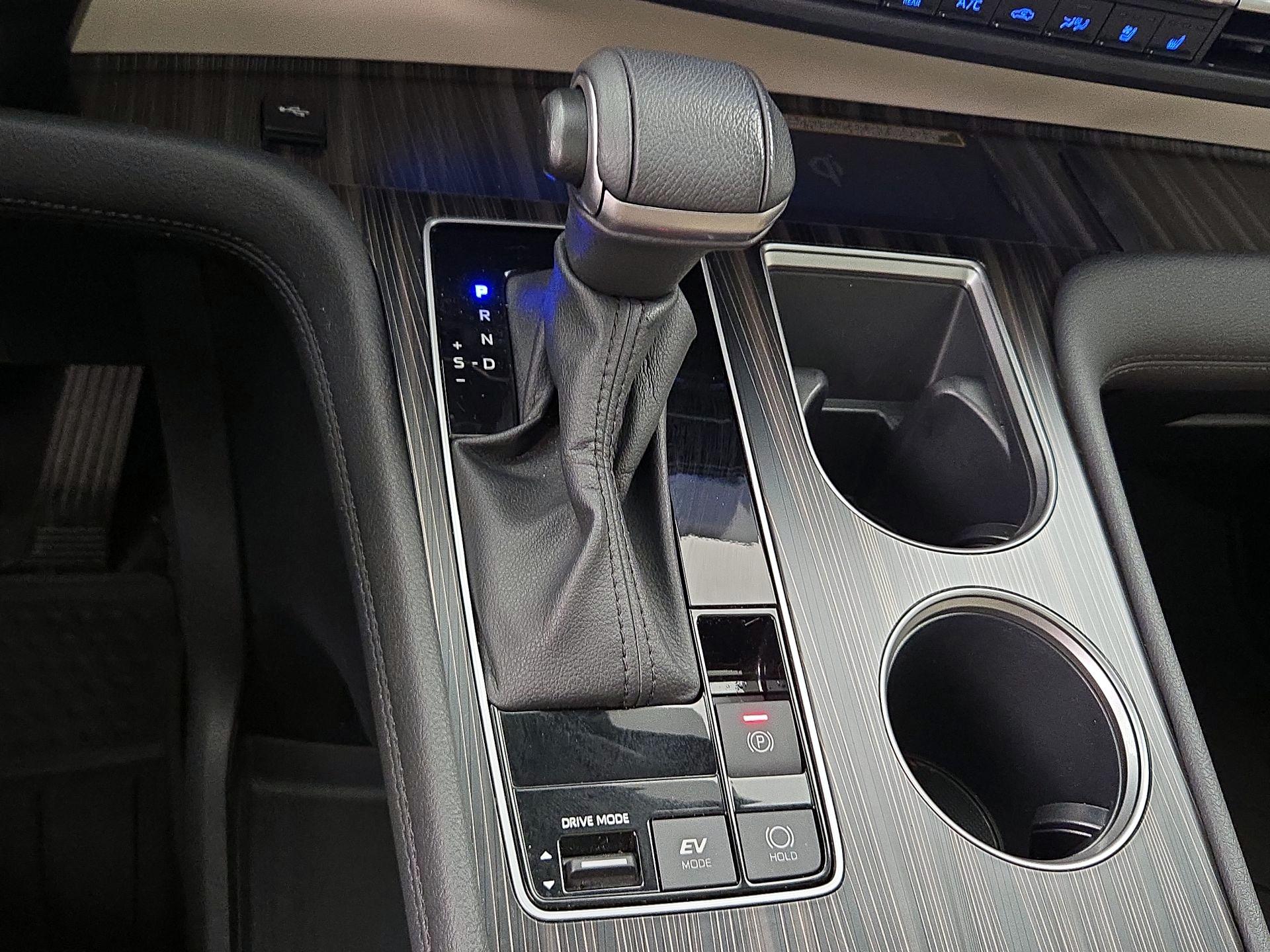Thumbnail: 2024 Toyota Sienna - 18