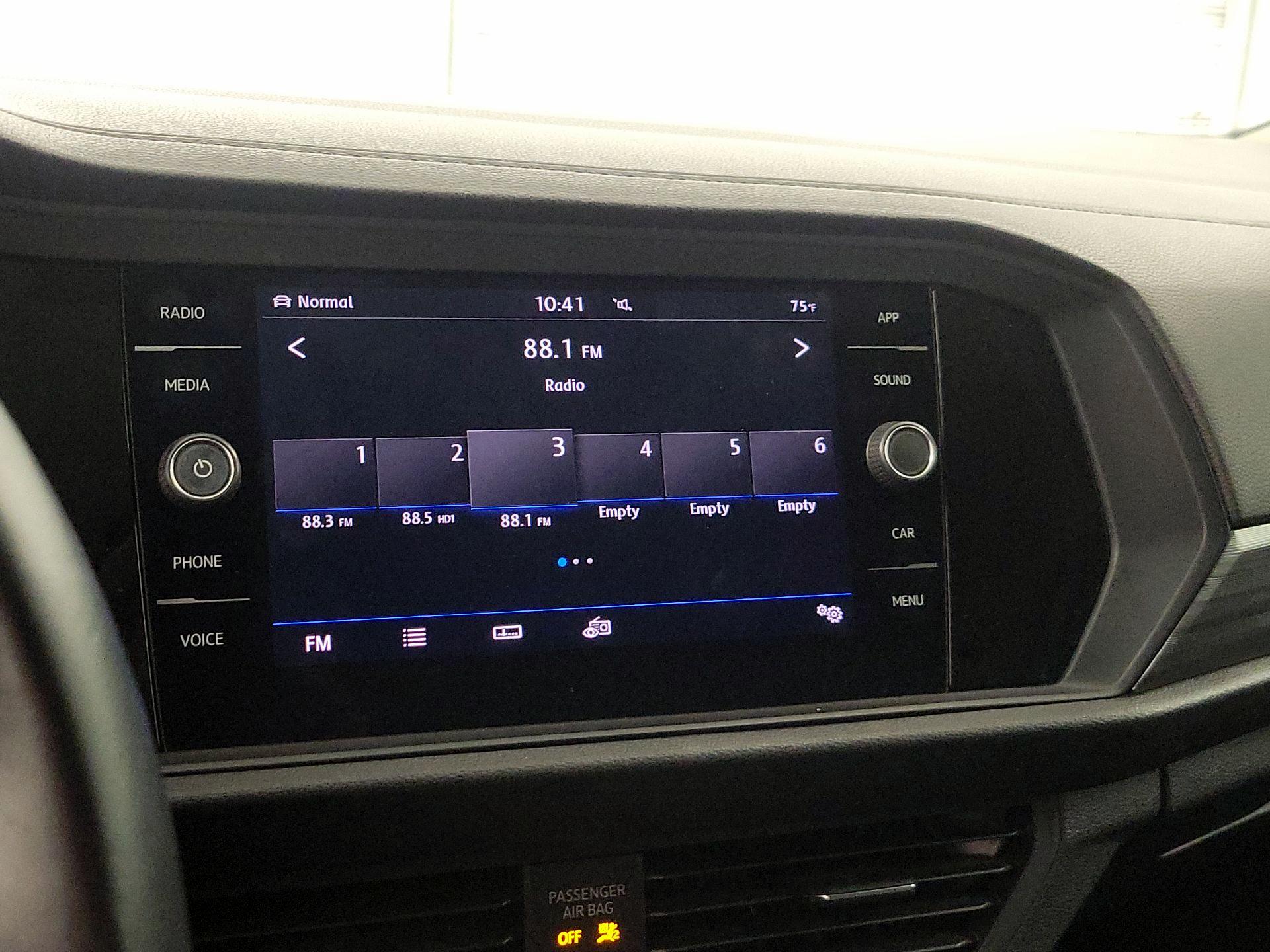 Thumbnail: 2019 Volkswagen Jetta - 15