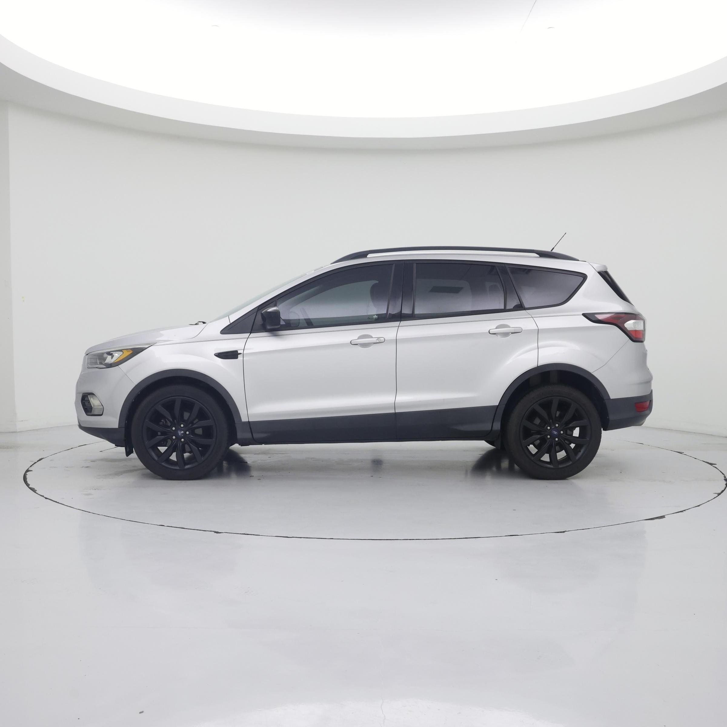 Thumbnail: 2017 Ford Escape - 3