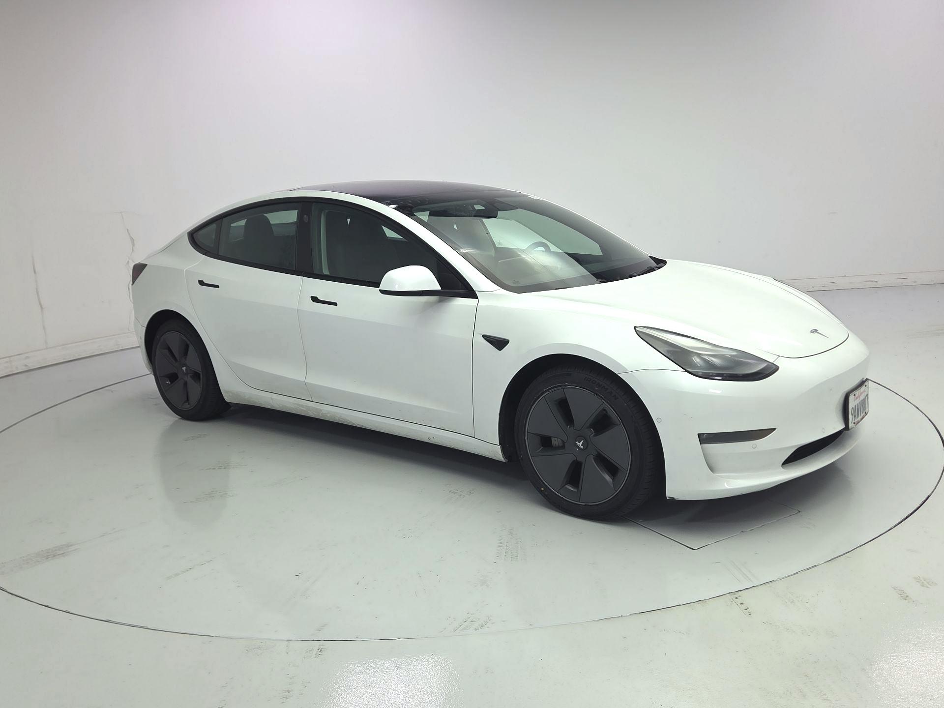 Thumbnail: 2022 Tesla Model 3 - 1