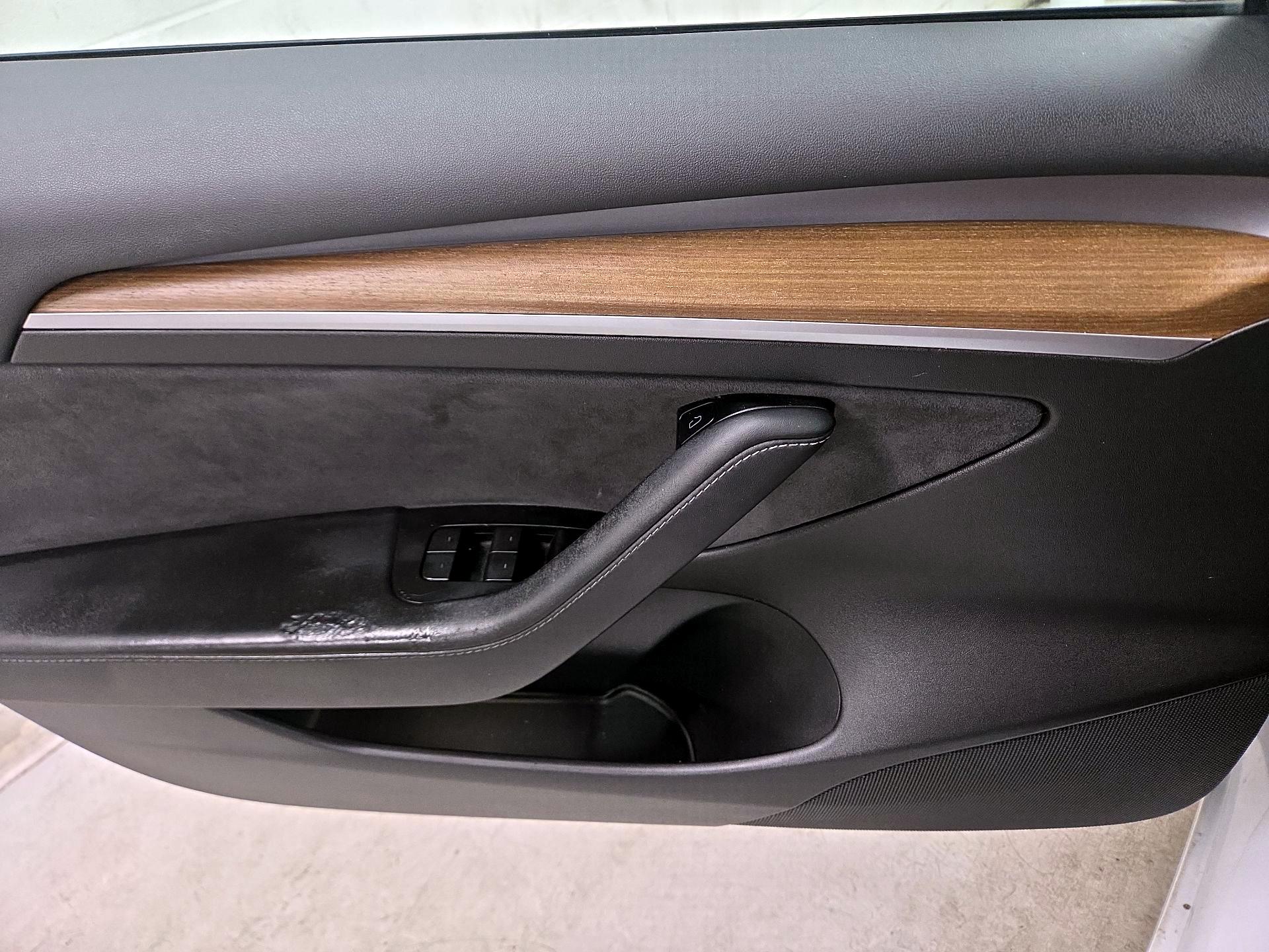 Thumbnail: 2022 Tesla Model 3 - 10