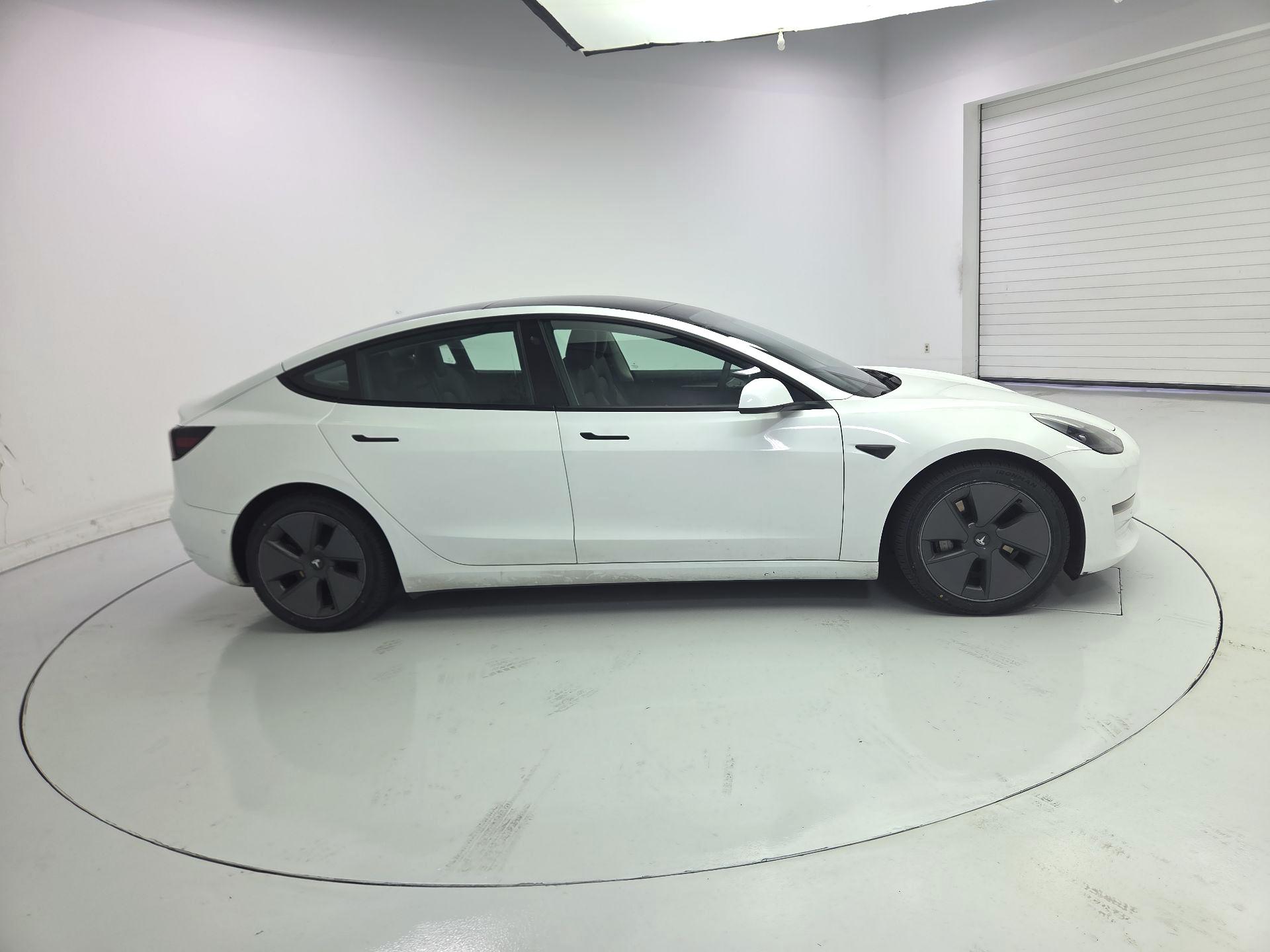 Thumbnail: 2022 Tesla Model 3 - 4
