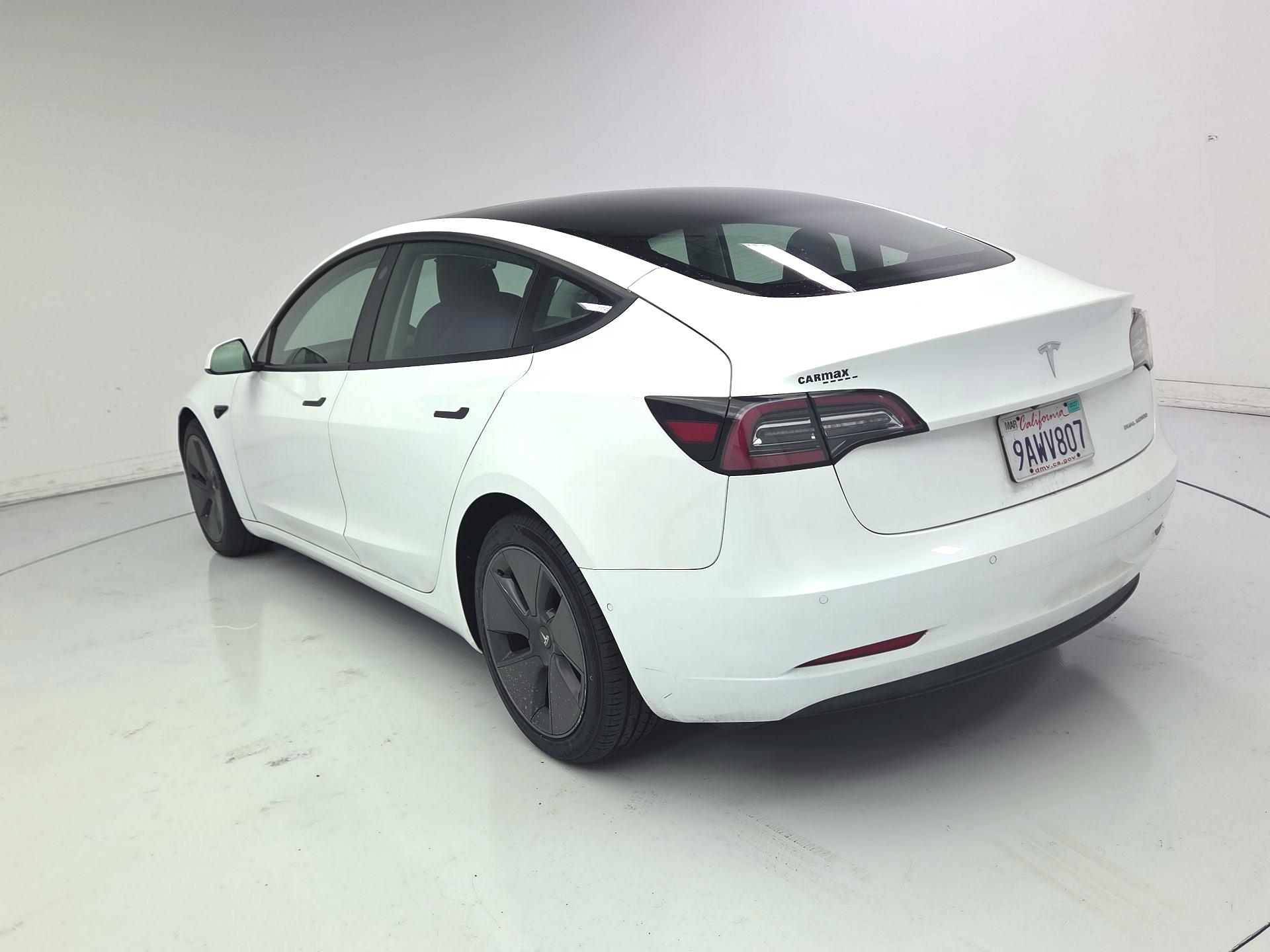 Thumbnail: 2022 Tesla Model 3 - 7