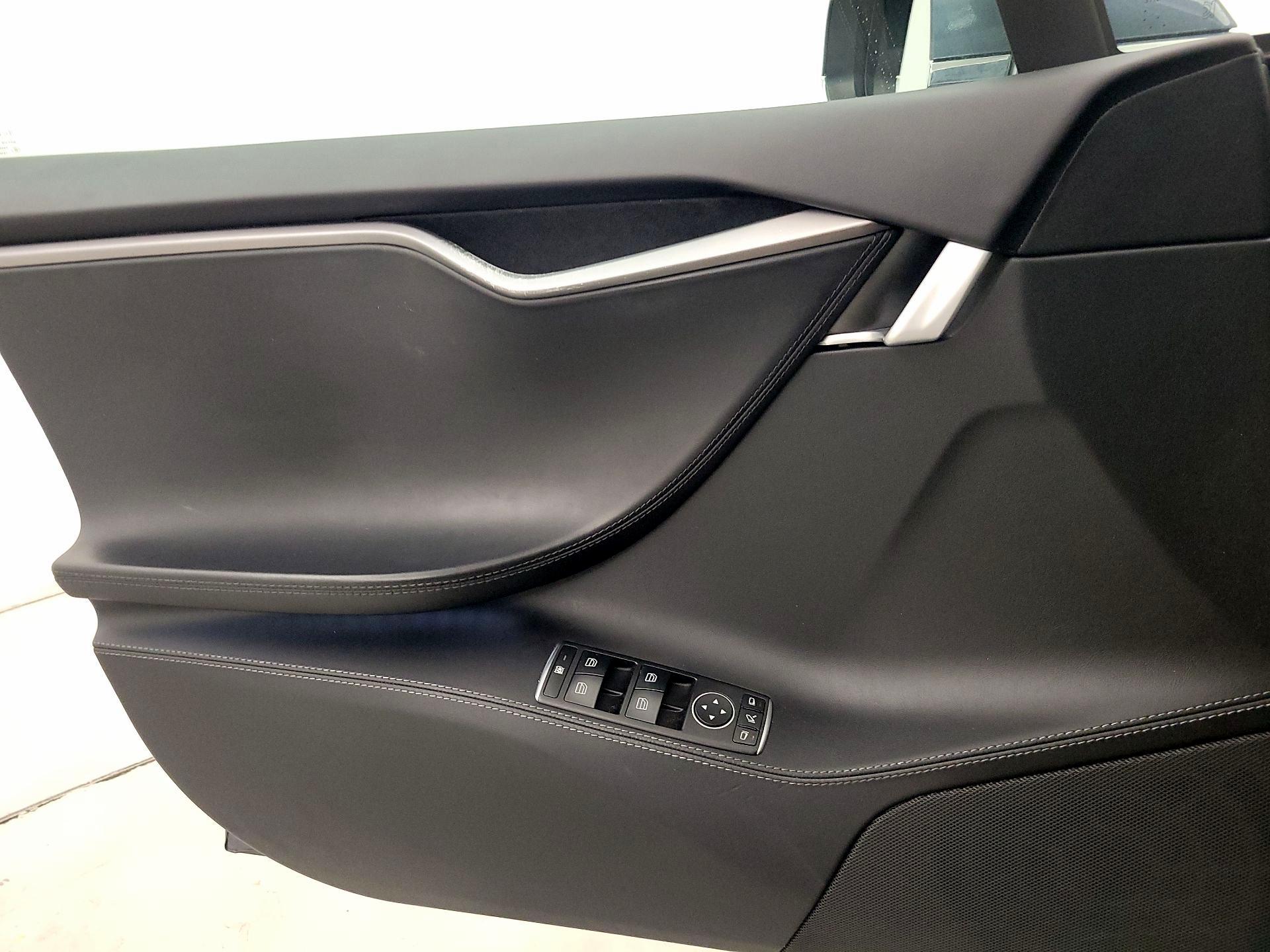 Thumbnail: 2019 Tesla Model S - 12