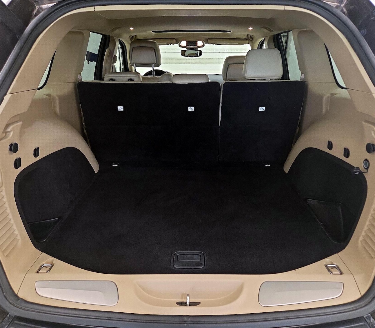 Trunk/Cargo (Seats Up)