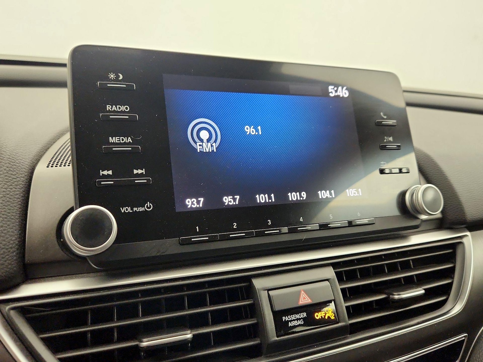 2018 Honda Accord LX - Photo 16