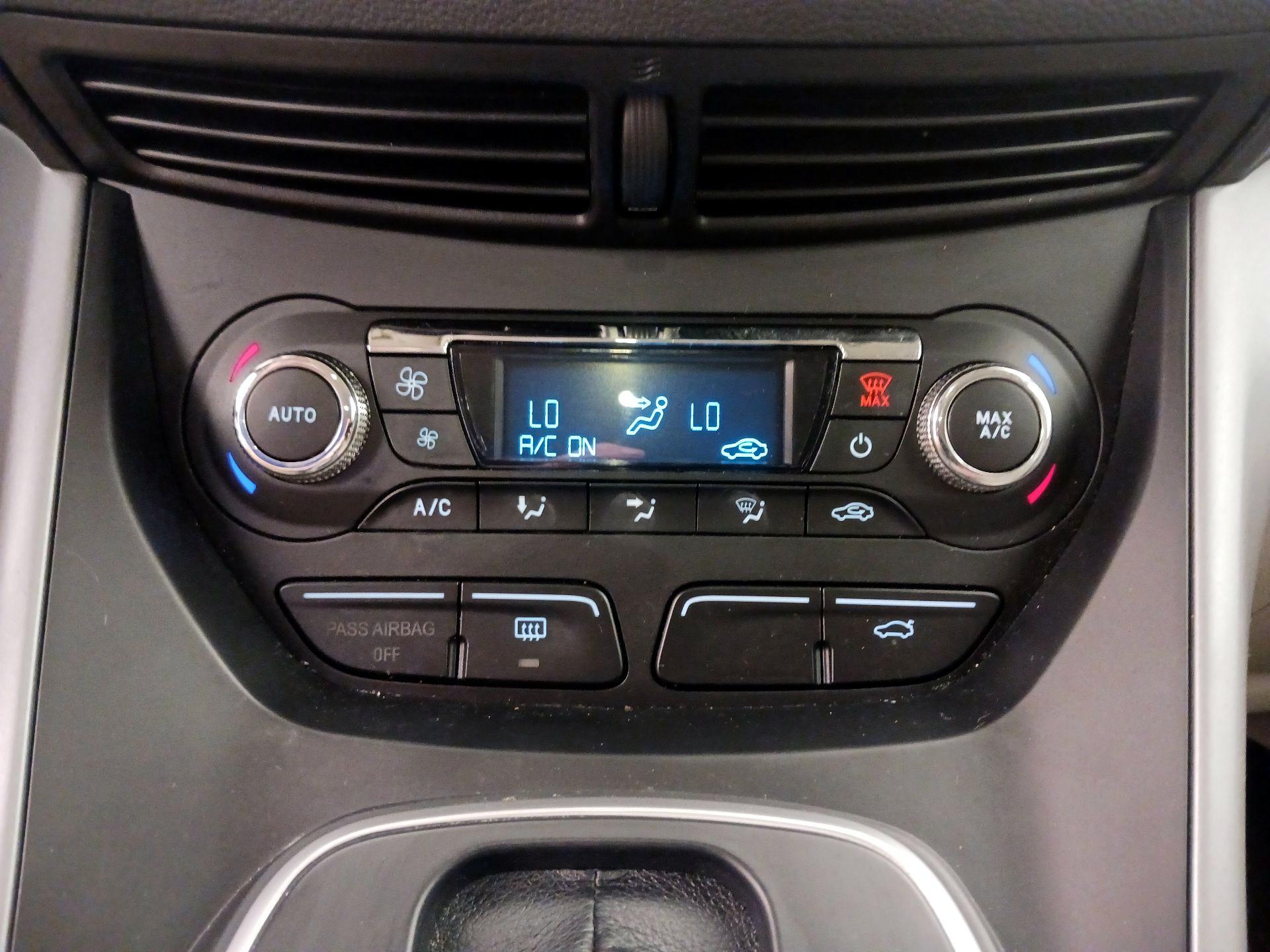 Thumbnail: 2014 Ford Escape - 16