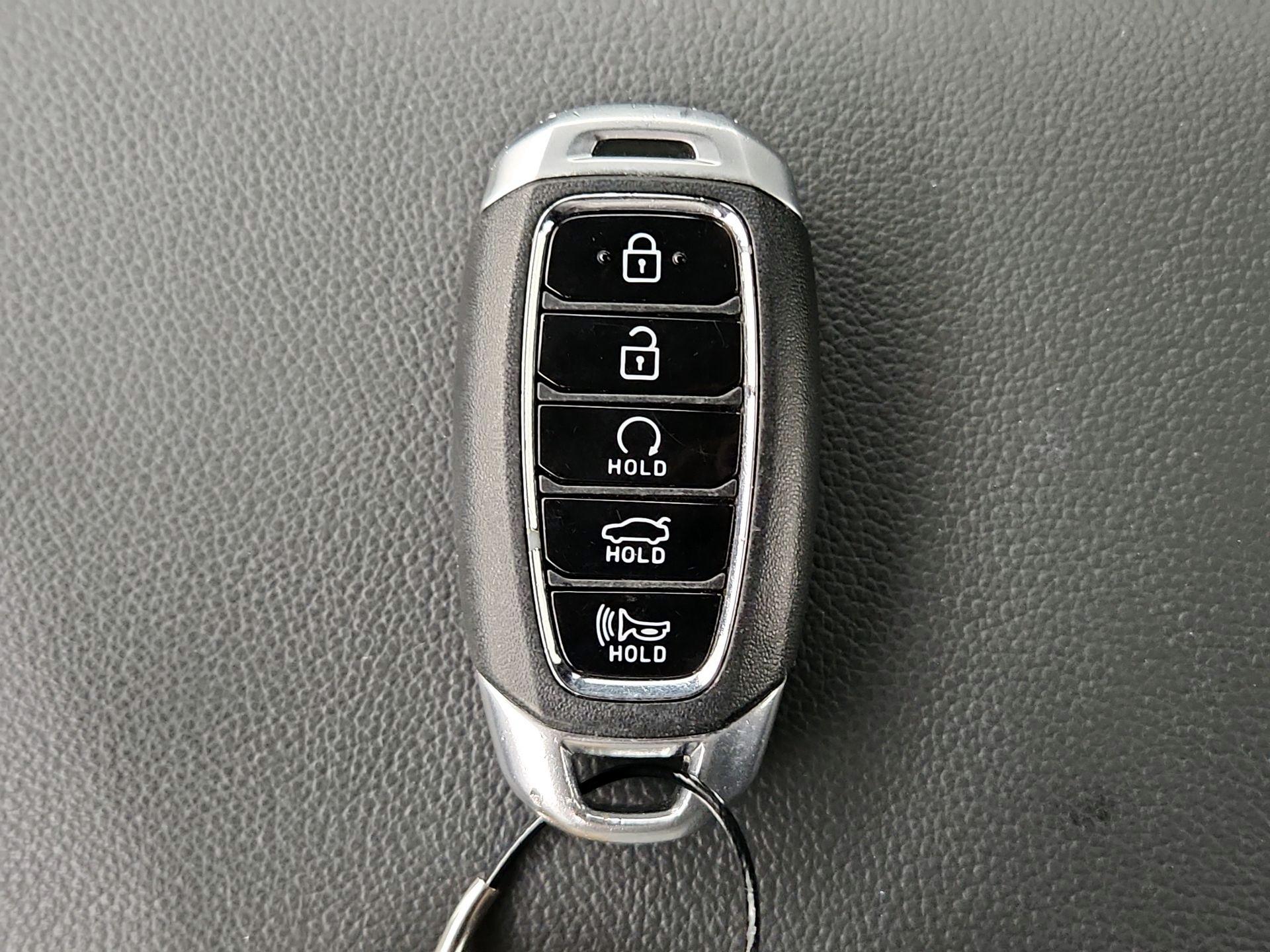 Thumbnail: 2023 Hyundai Elantra - 20