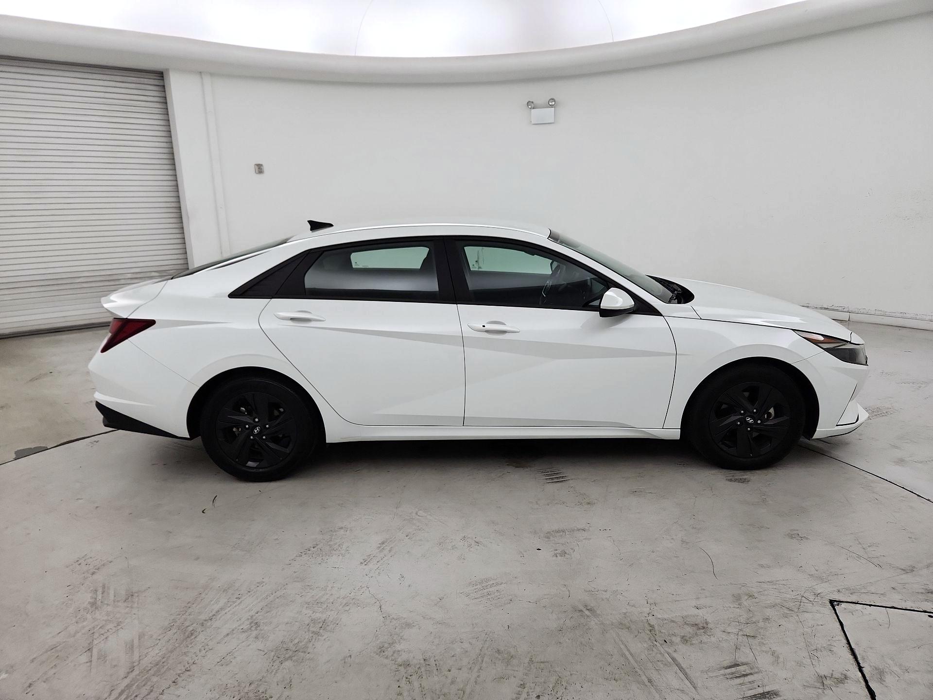 Thumbnail: 2023 Hyundai Elantra - 4