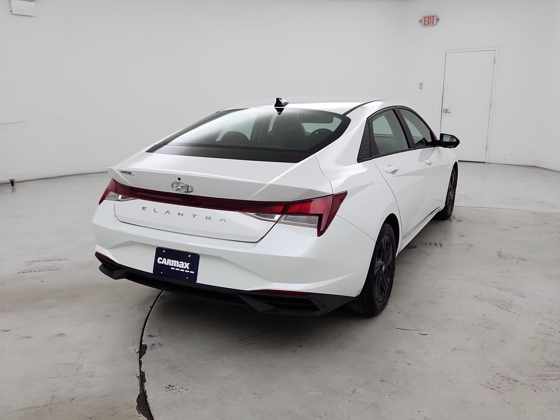 Thumbnail: 2023 Hyundai Elantra - 5