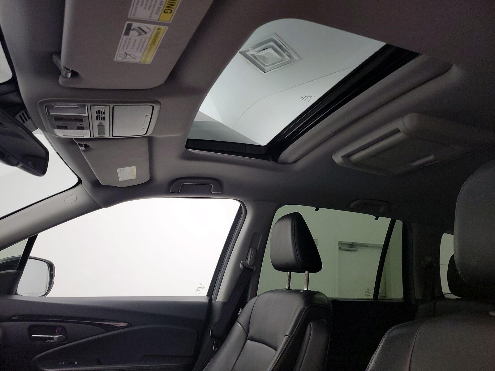 Sunroof(s) & Overhead Airbags