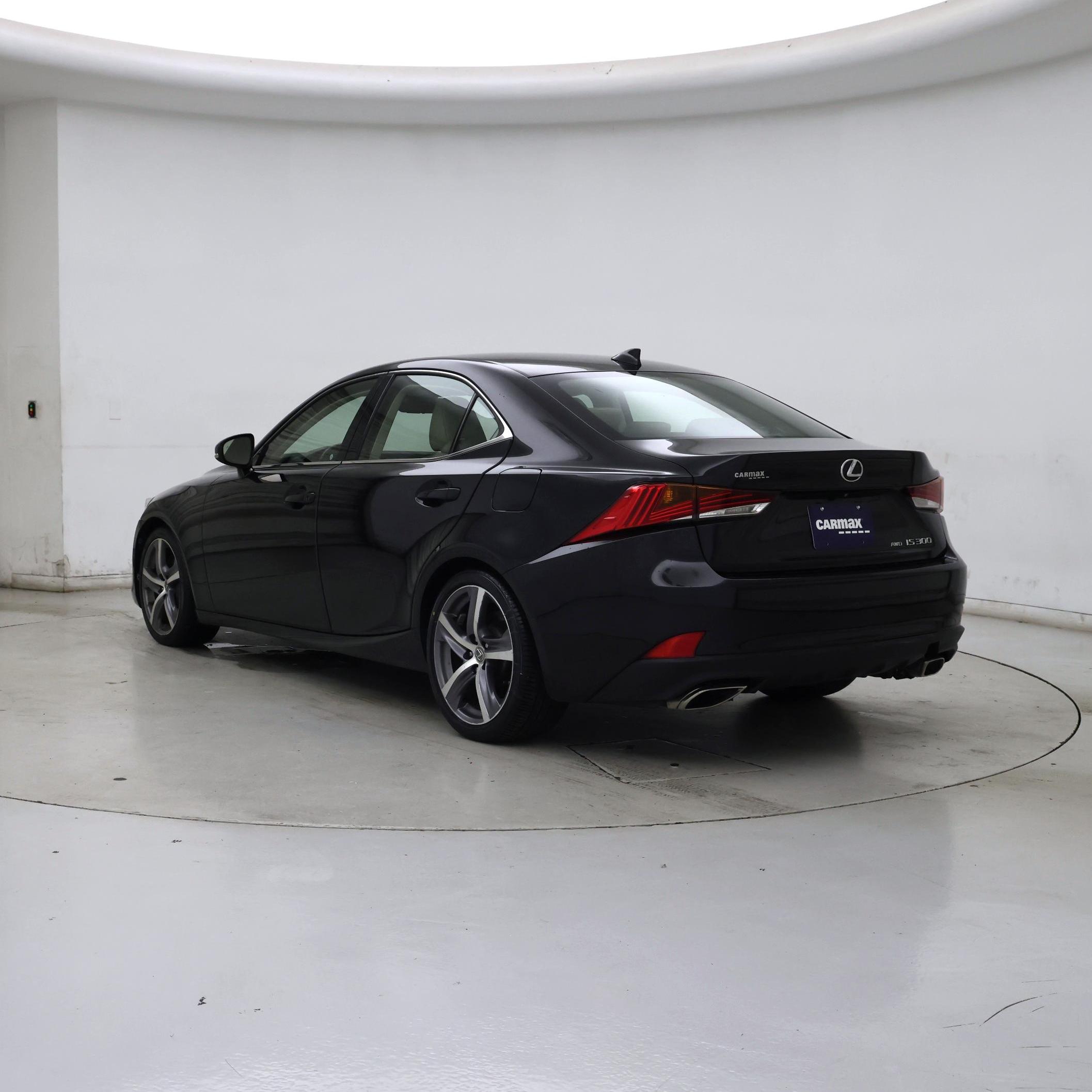 Thumbnail: 2018 Lexus IS - 2