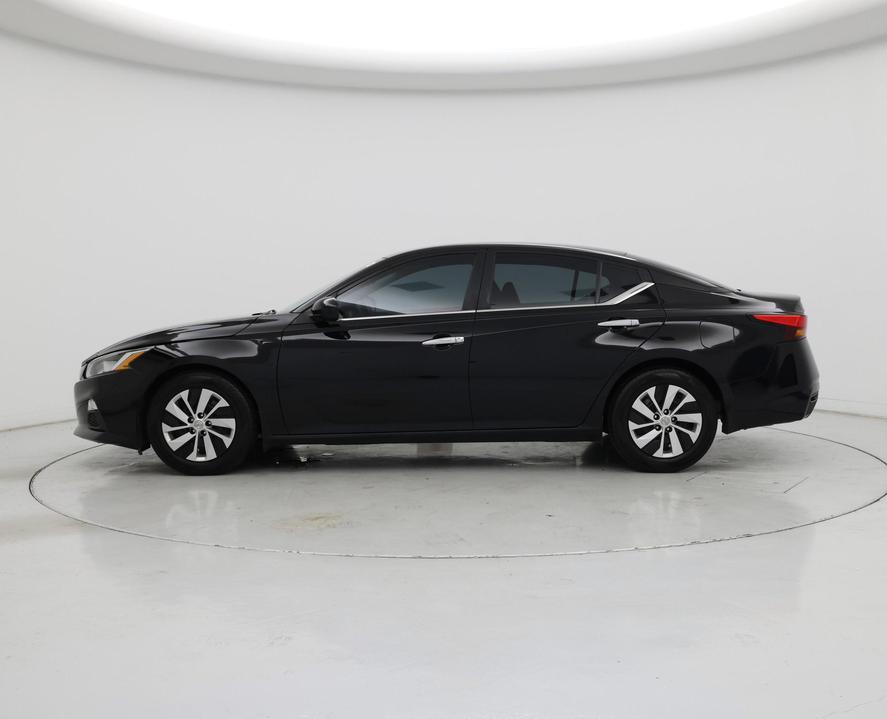 Thumbnail: 2021 Nissan Altima - 3