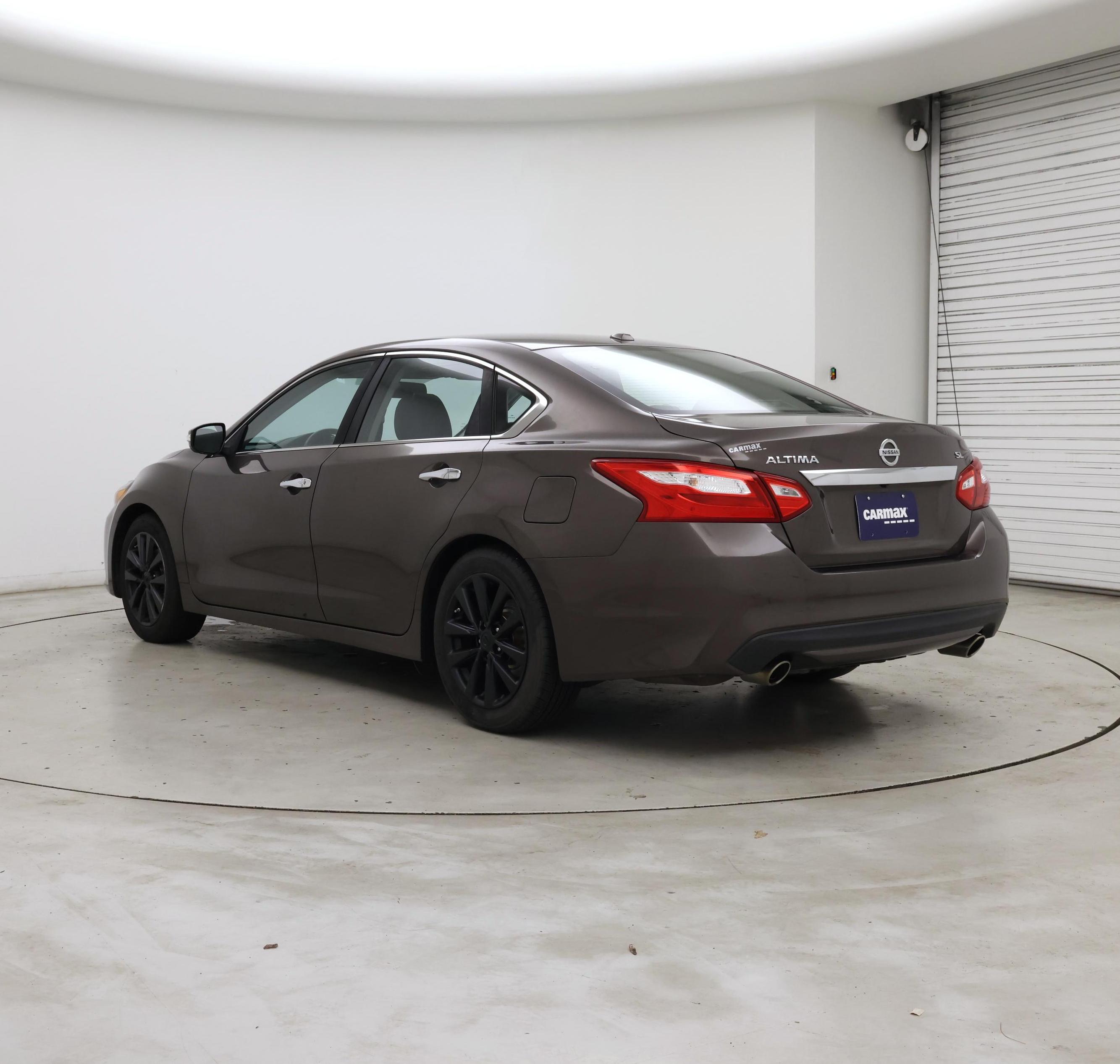 Thumbnail: 2017 Nissan Altima - 2