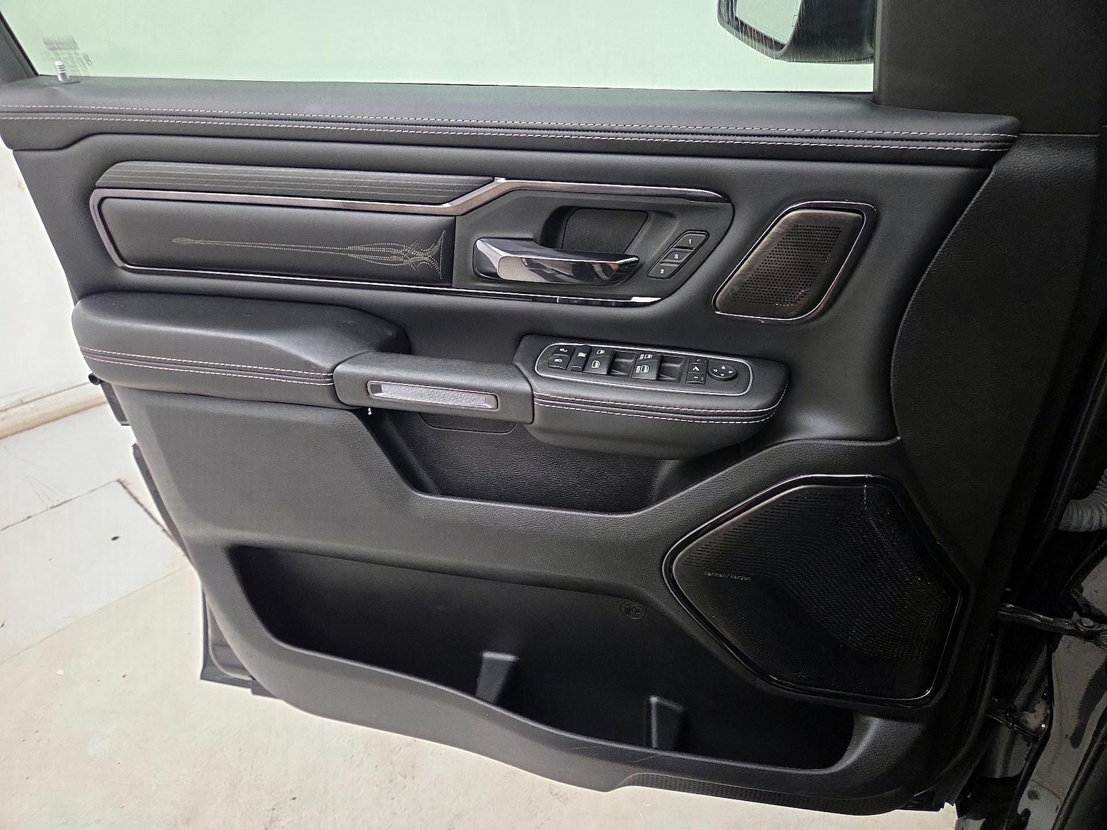 2023 RAM Ram 1500 Pickup Limited - Photo 13