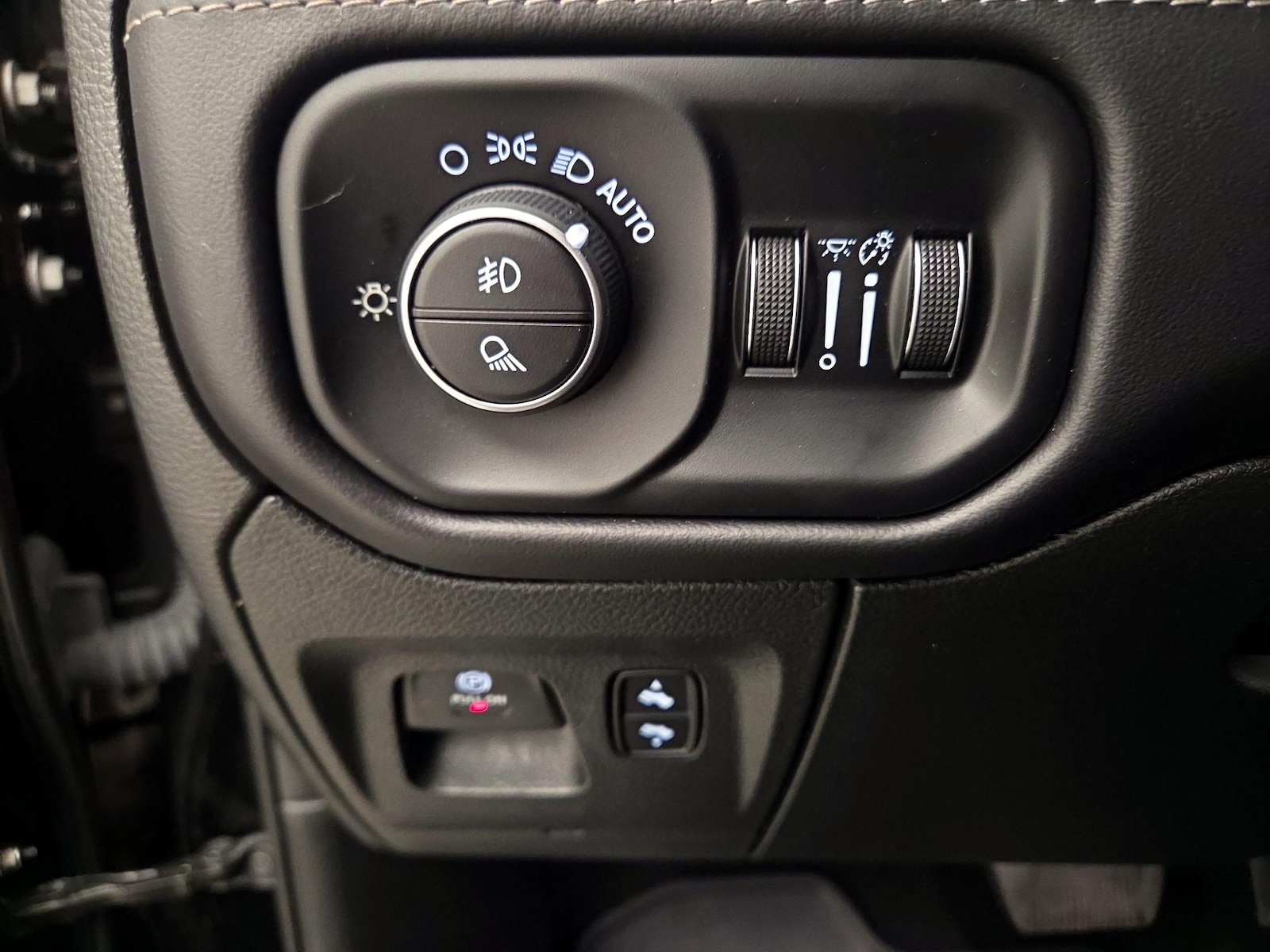 2023 RAM Ram 1500 Pickup Limited - Photo 14