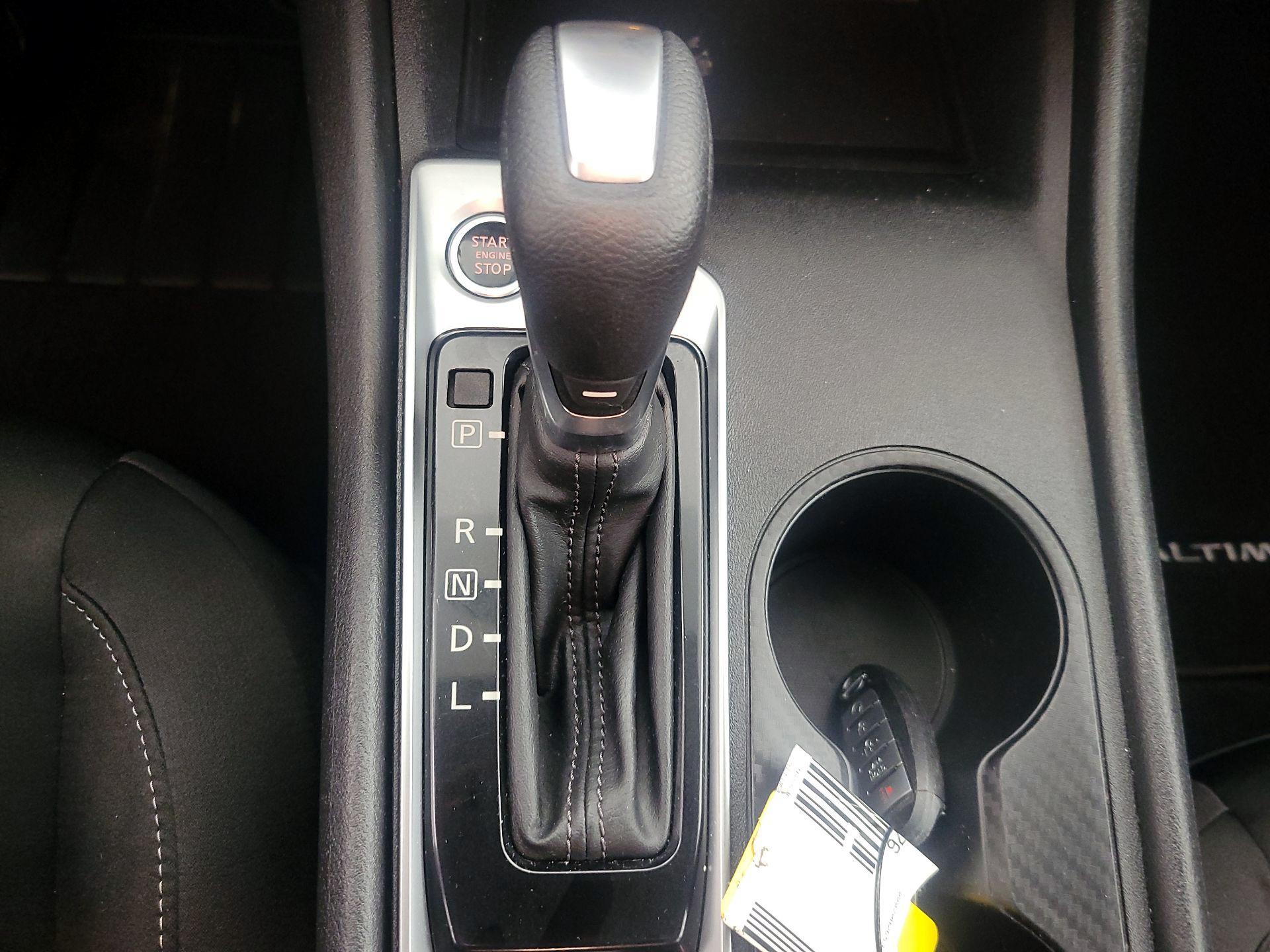 Thumbnail: 2019 Nissan Altima - 17