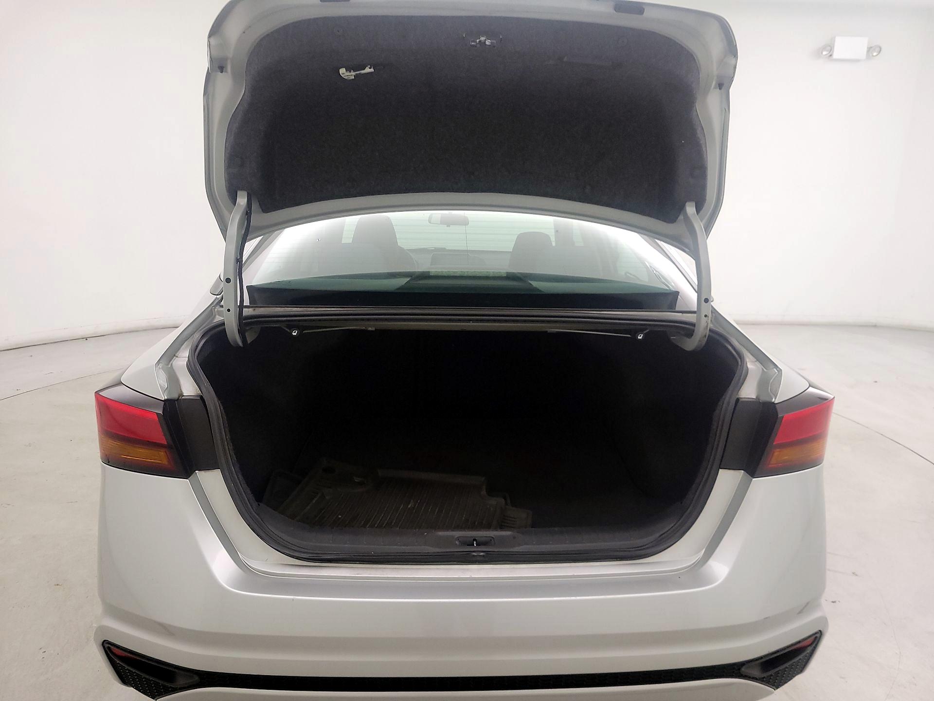 Thumbnail: 2019 Nissan Altima - 20