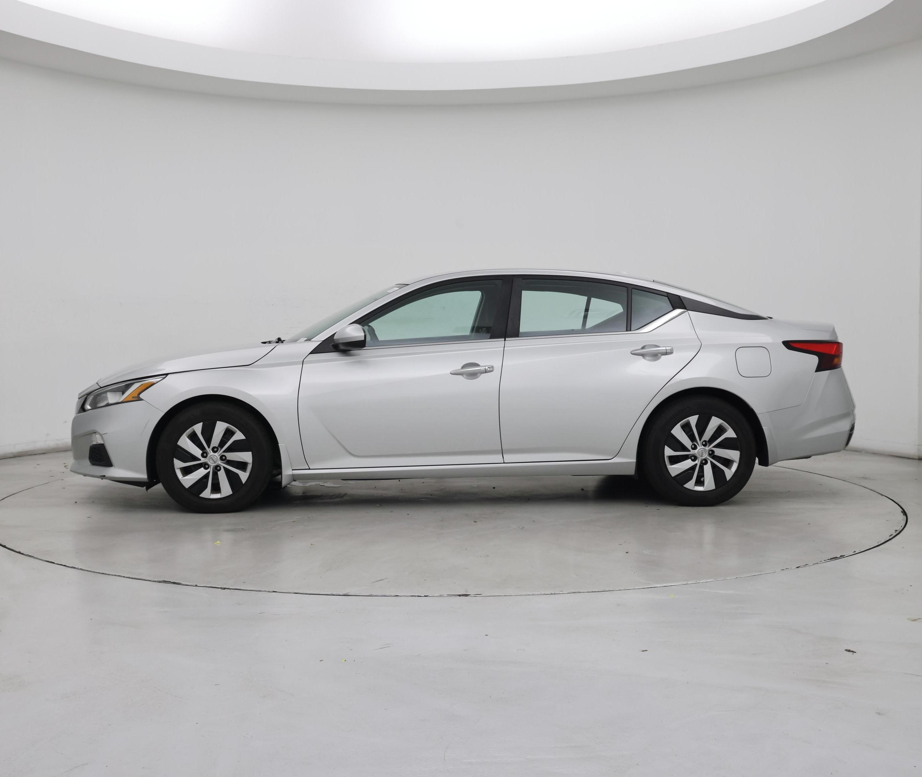Thumbnail: 2019 Nissan Altima - 3