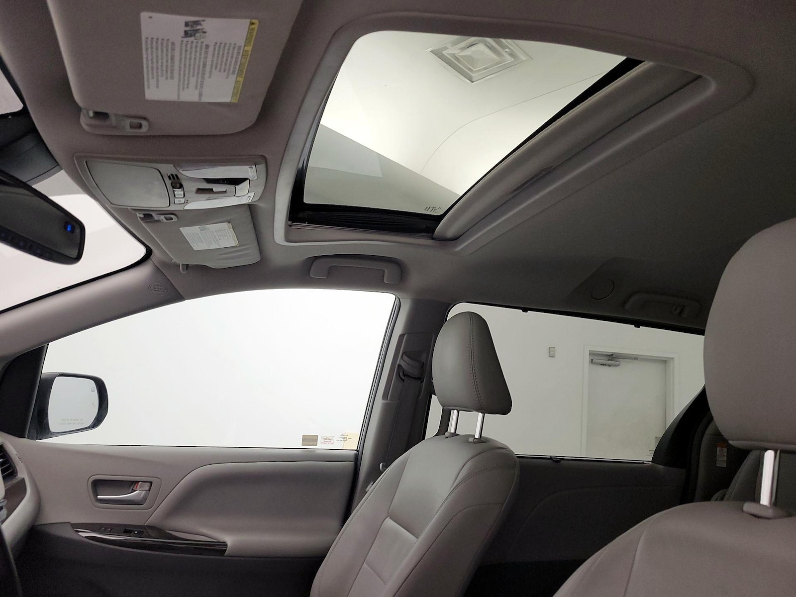 2018 Toyota Sienna XLE - Photo 20