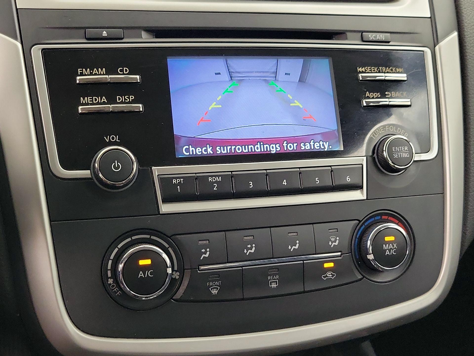 Thumbnail: 2016 Nissan Altima - 14