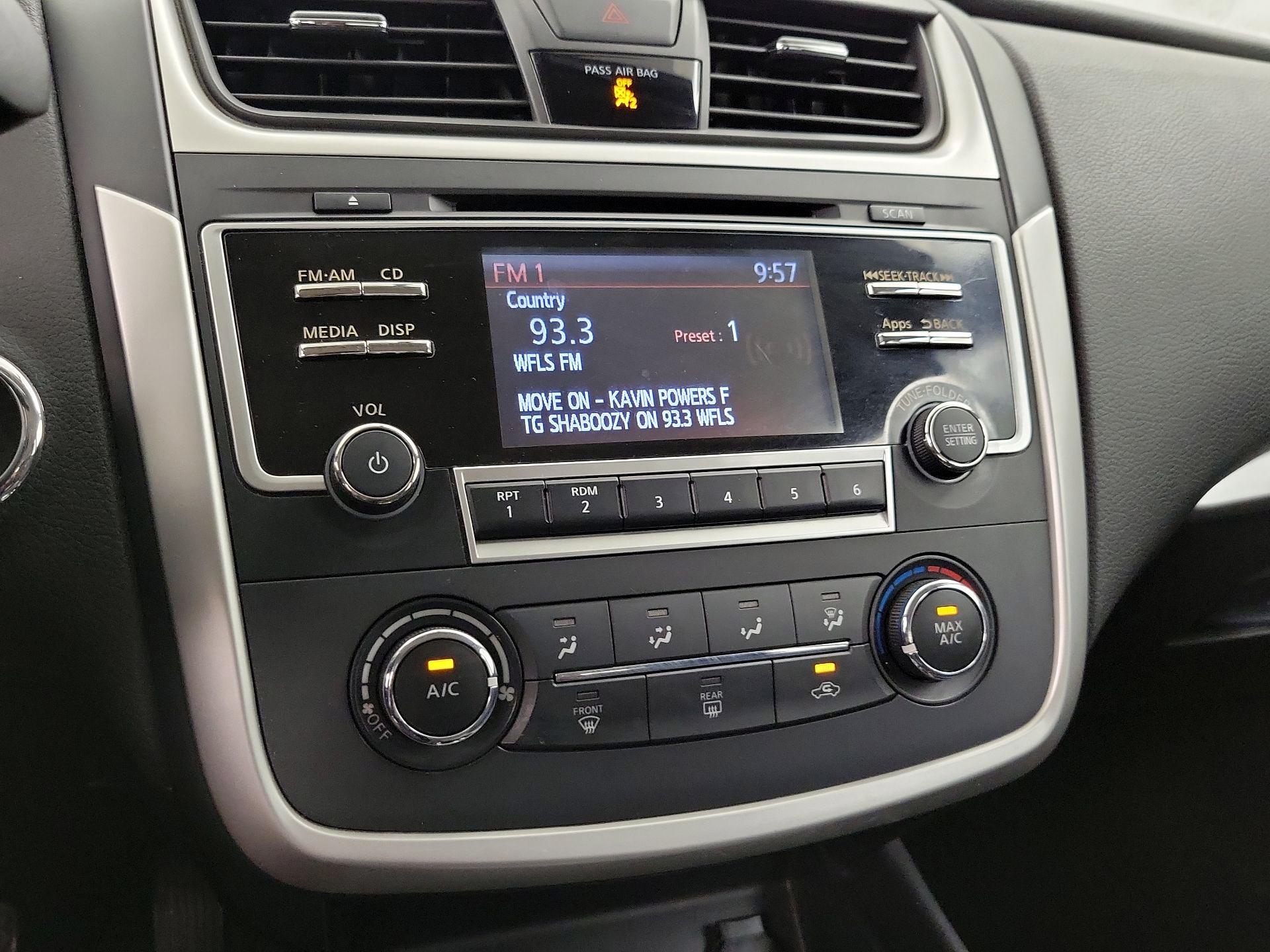 Thumbnail: 2016 Nissan Altima - 15