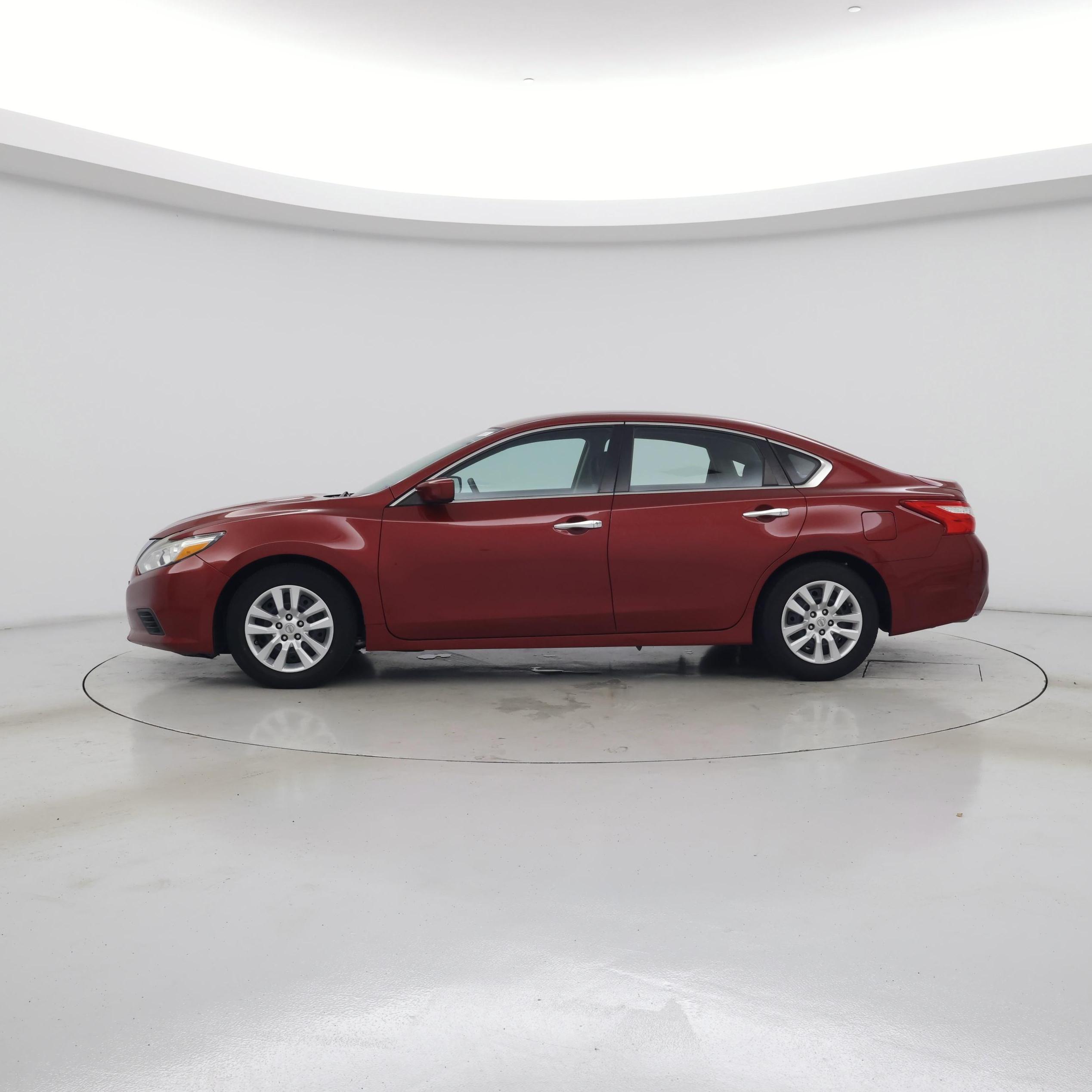 Thumbnail: 2016 Nissan Altima - 3