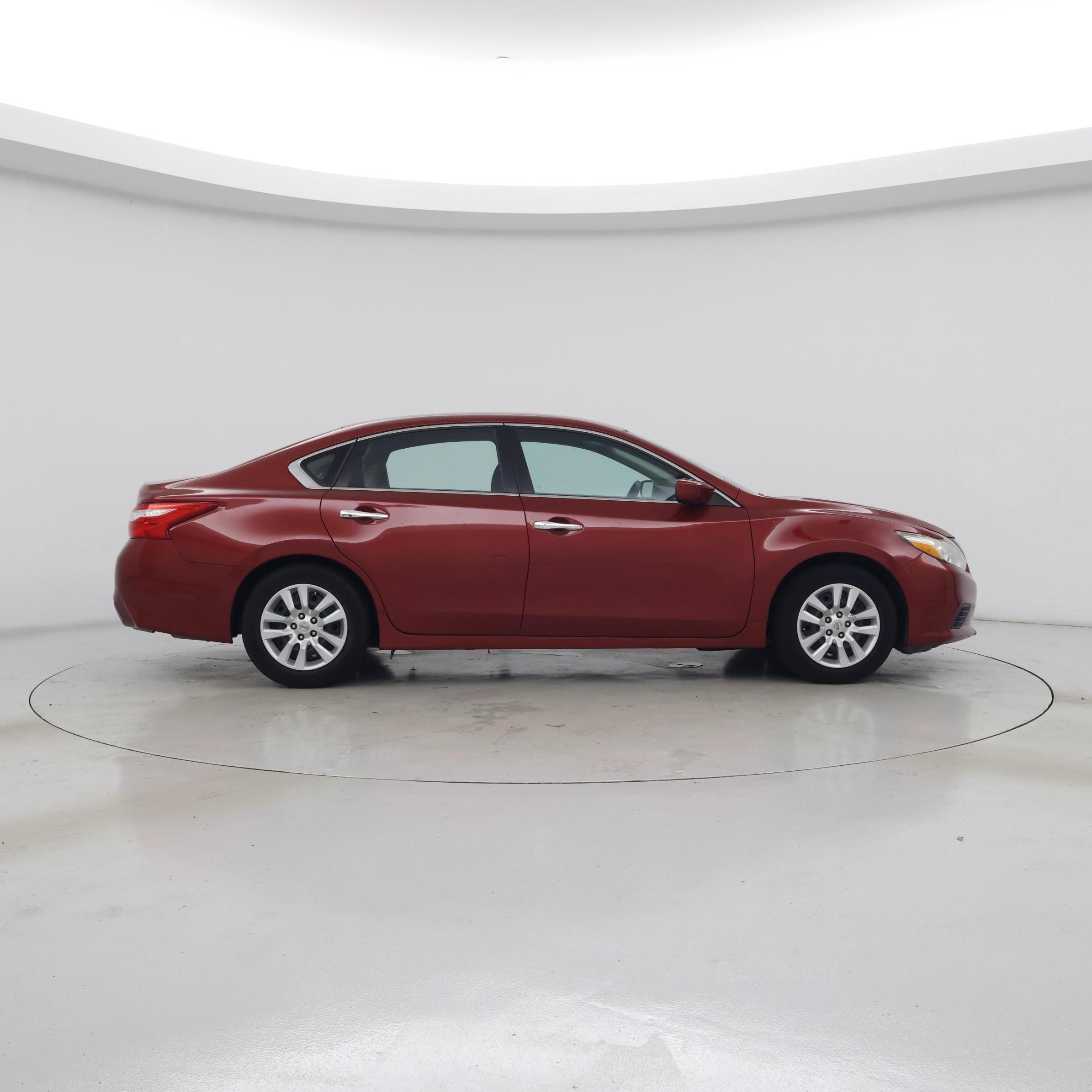 Thumbnail: 2016 Nissan Altima - 7