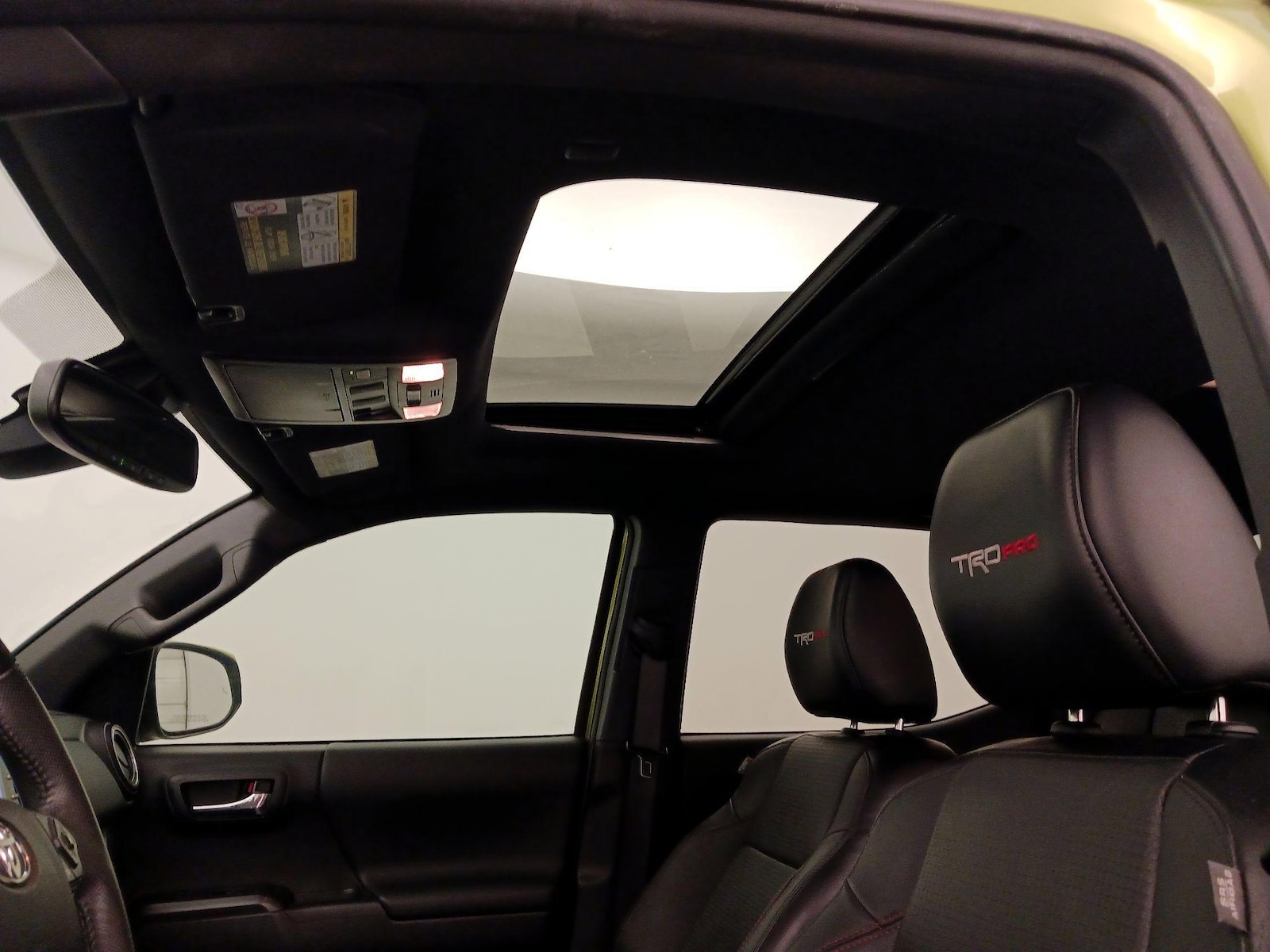 Sunroof(s) & Overhead Airbags