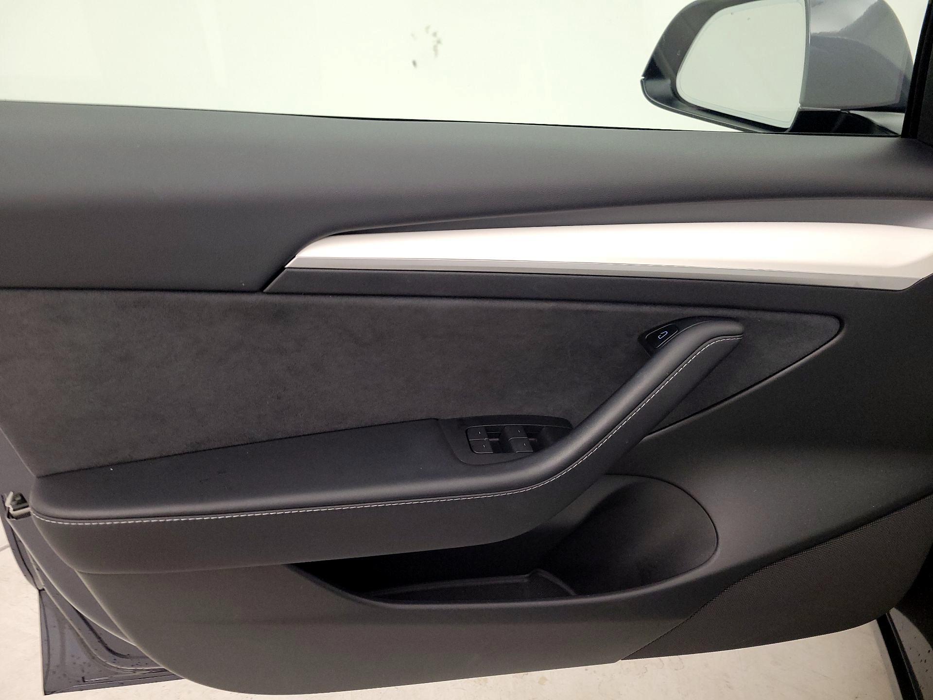 Thumbnail: 2025 Tesla Model 3 - 12