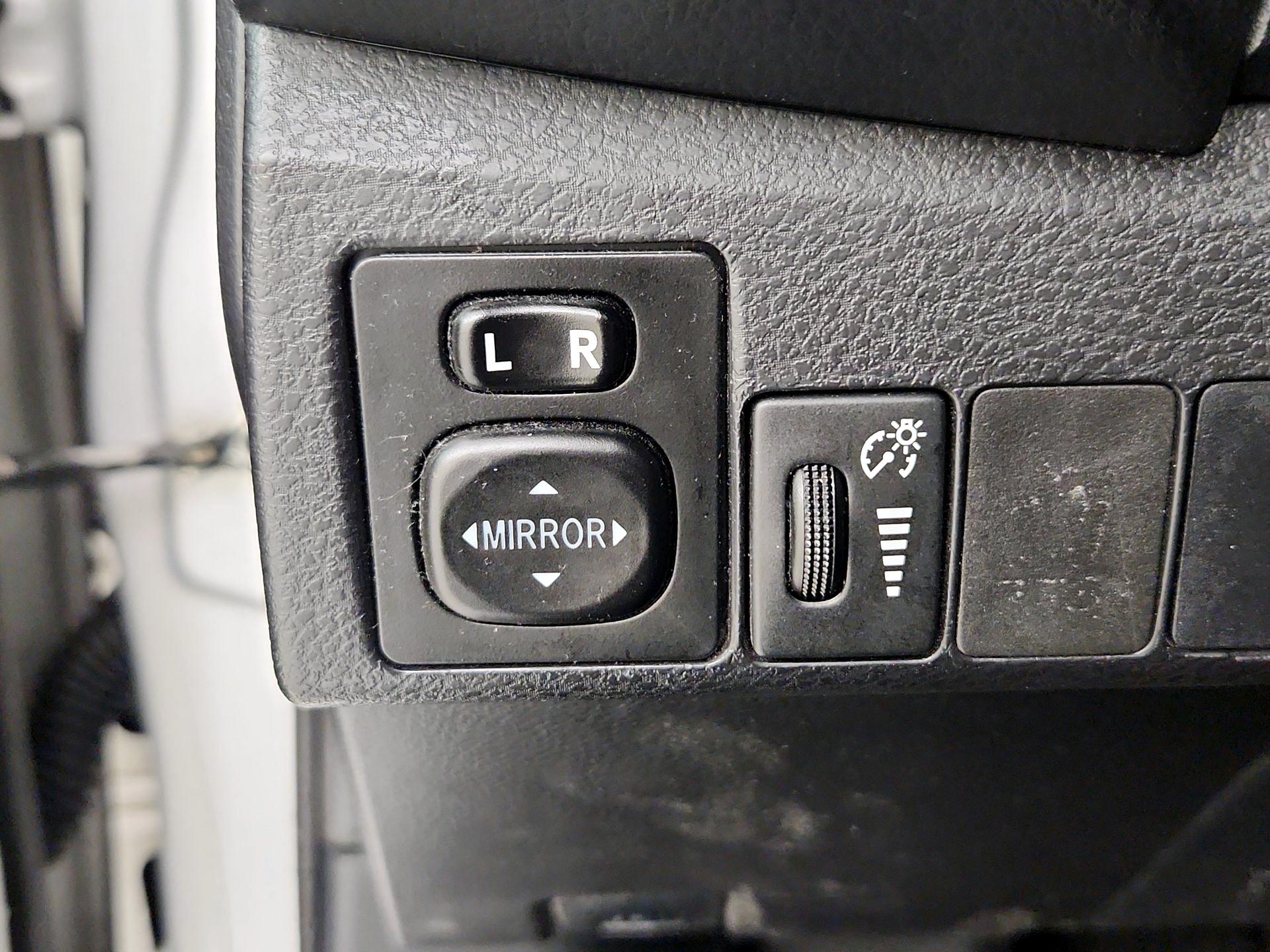 Thumbnail: 2015 Toyota Corolla - 13