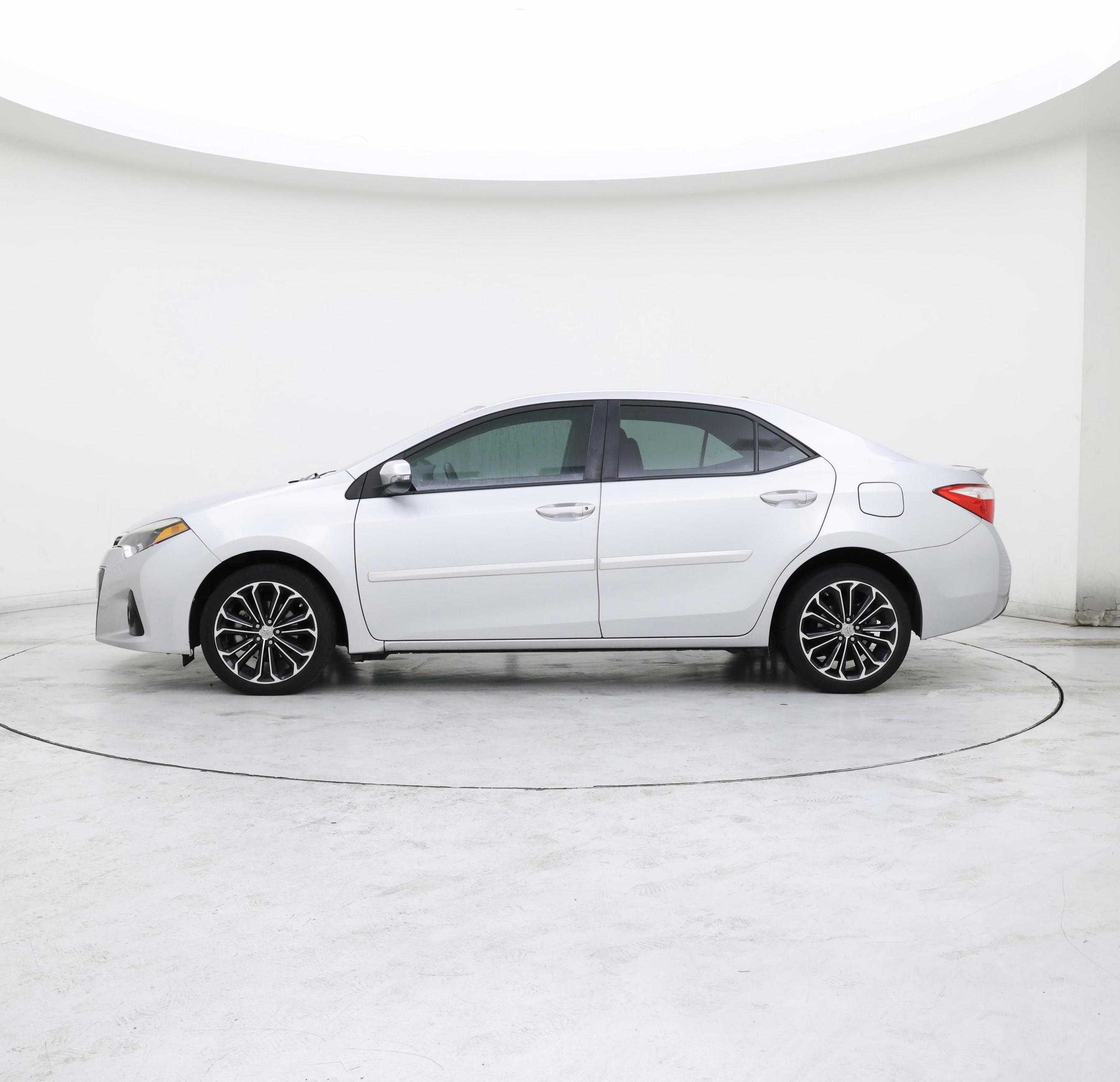 Thumbnail: 2015 Toyota Corolla - 3