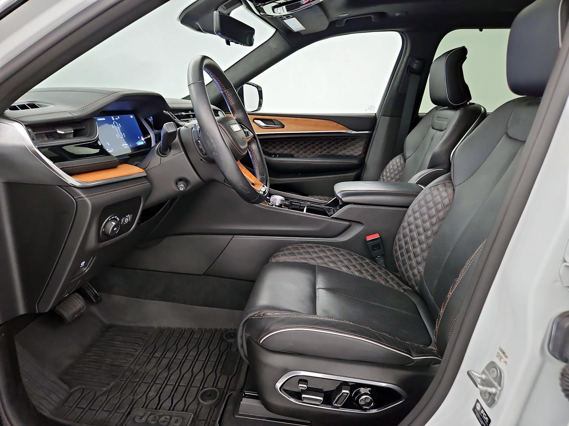 Thumbnail: 2023 Jeep Grand Cherokee L - 9