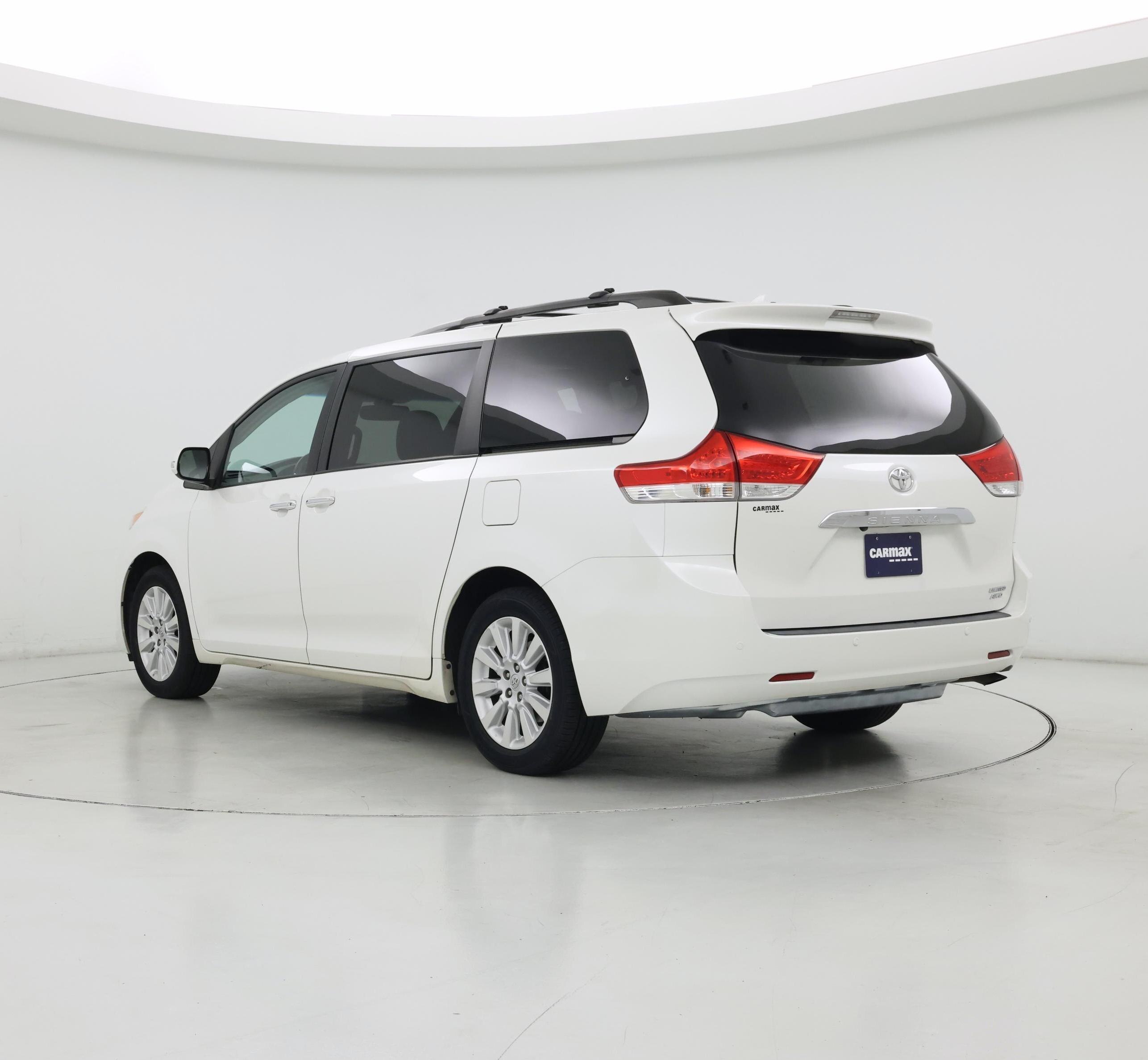 Thumbnail: 2014 Toyota Sienna - 2
