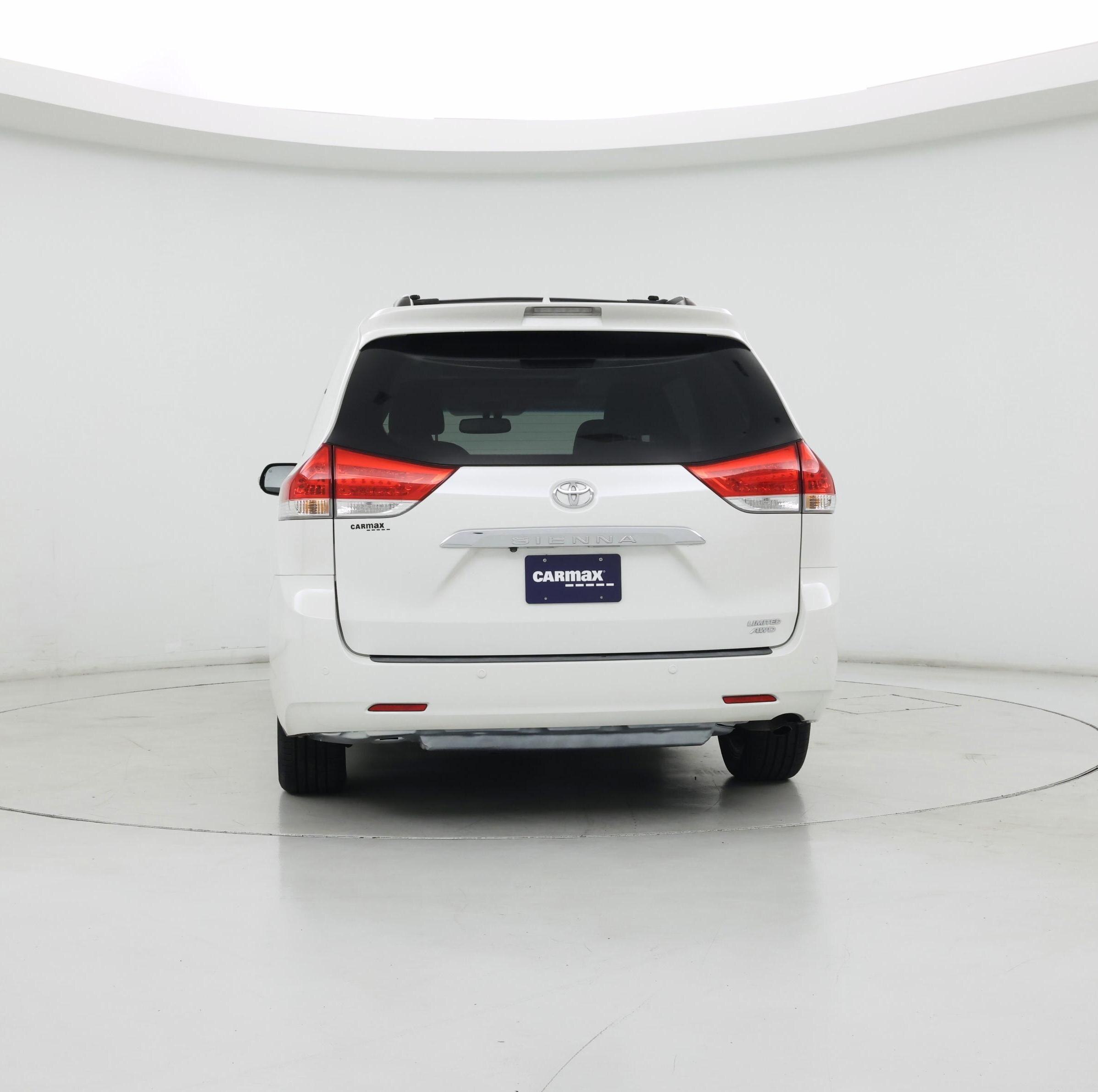 Thumbnail: 2014 Toyota Sienna - 6