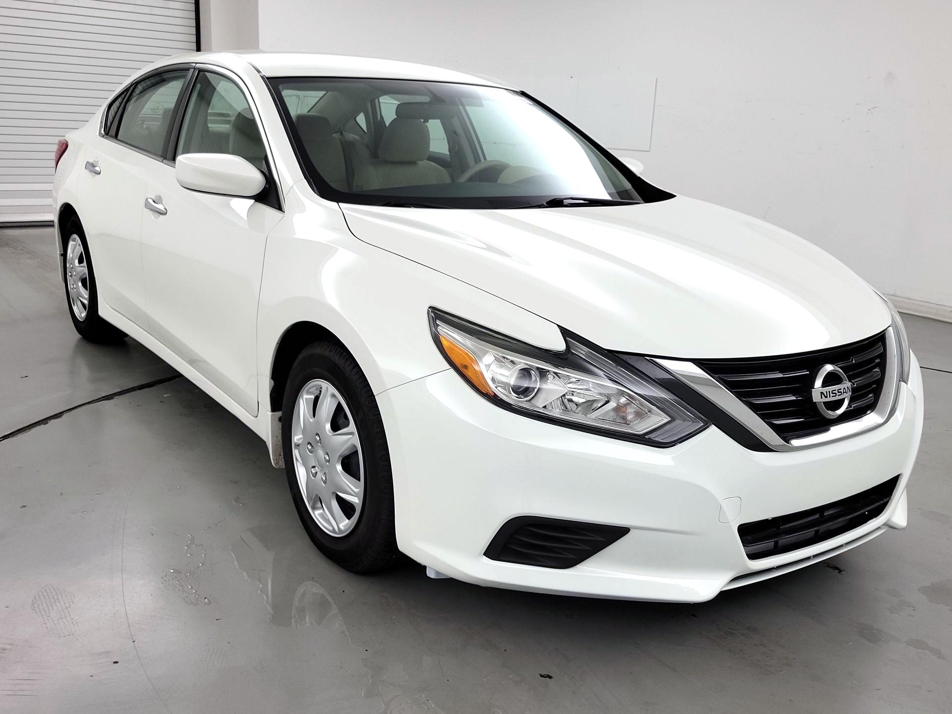 Thumbnail: 2017 Nissan Altima - 1