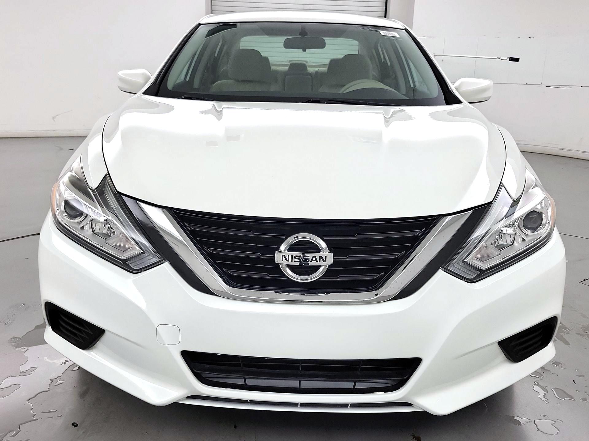 Thumbnail: 2017 Nissan Altima - 2
