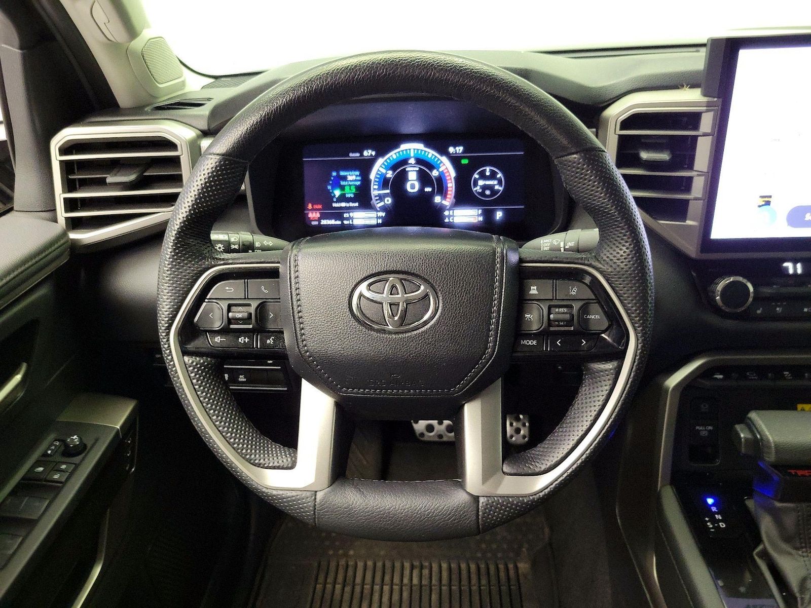 2024 Toyota Tundra Limited - Photo 11
